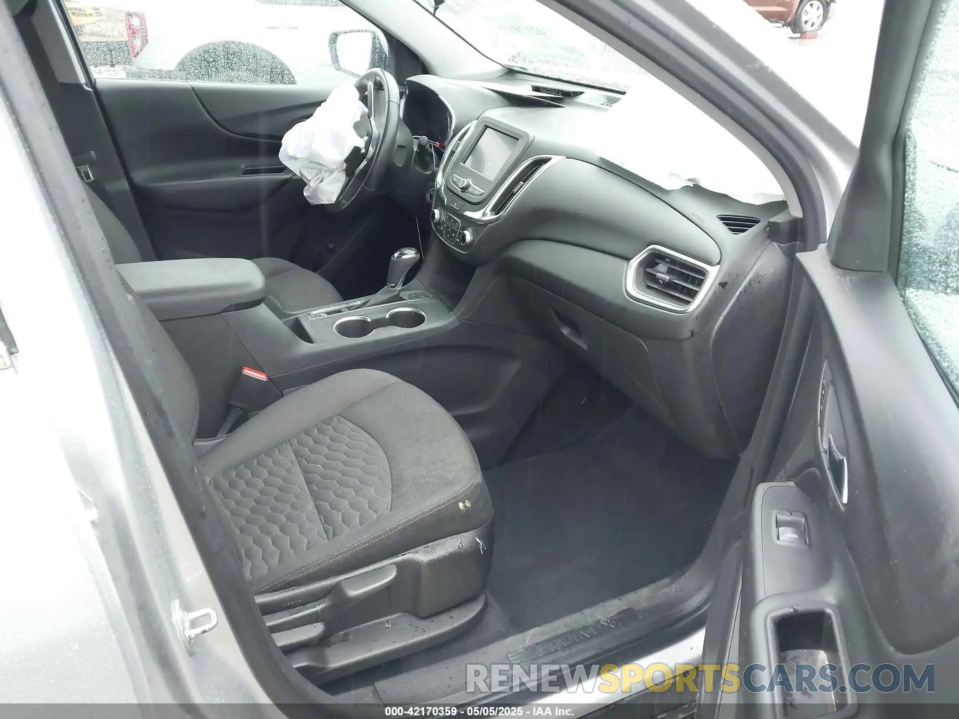 5 Photograph of a damaged car 3GNAXVEX0LL185958 CHEVROLET EQUINOX 2020