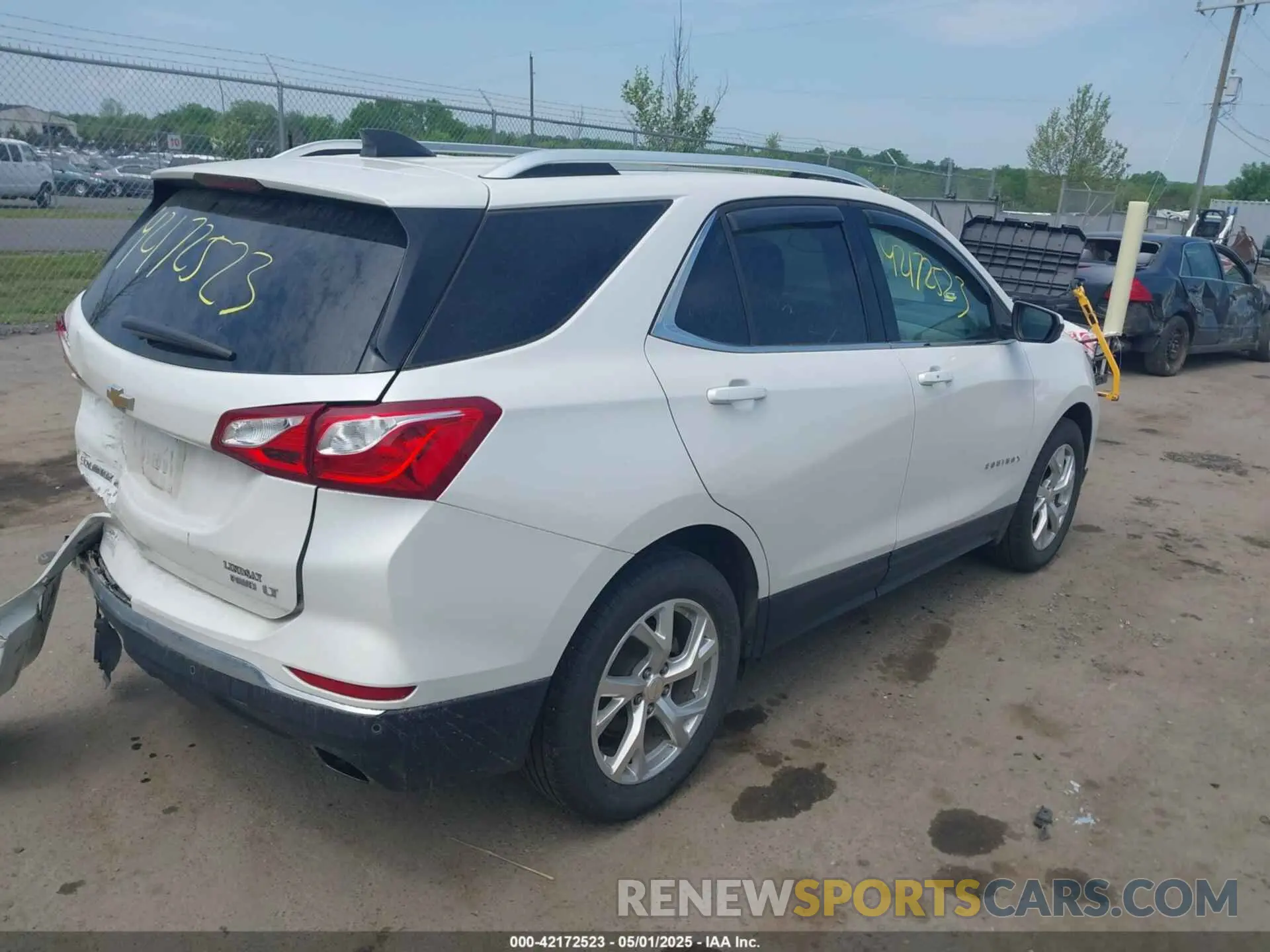 4 Фотография поврежденного автомобиля 3GNAXVEX3LS591349 CHEVROLET EQUINOX 2020