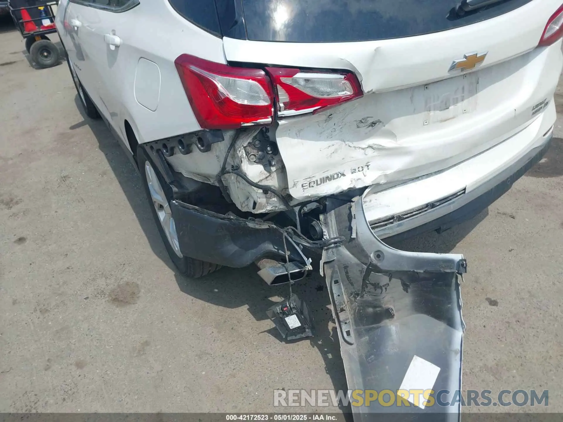 6 Фотография поврежденного автомобиля 3GNAXVEX3LS591349 CHEVROLET EQUINOX 2020