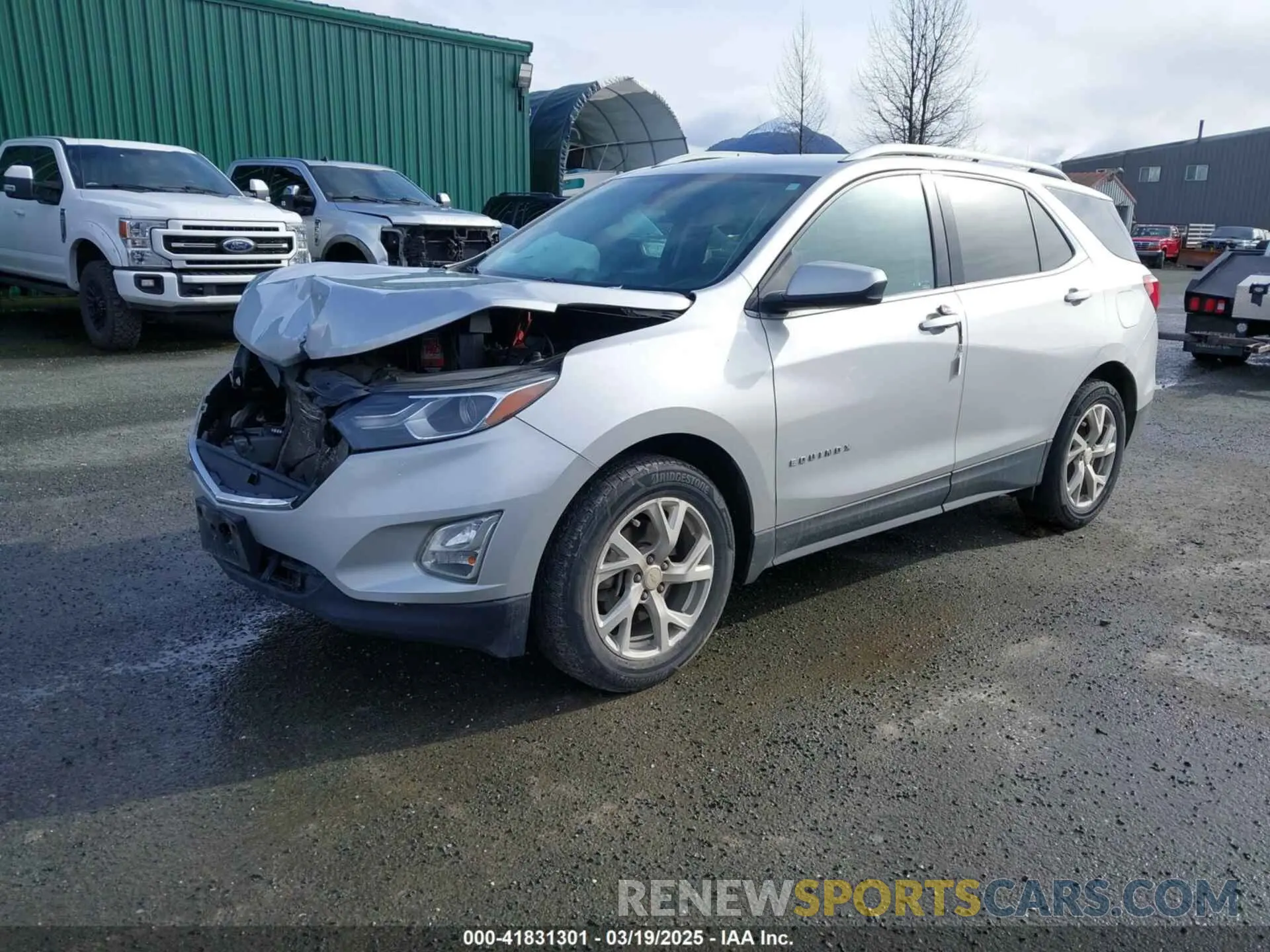 2 Photograph of a damaged car 3GNAXVEX6LS590812 CHEVROLET EQUINOX 2020