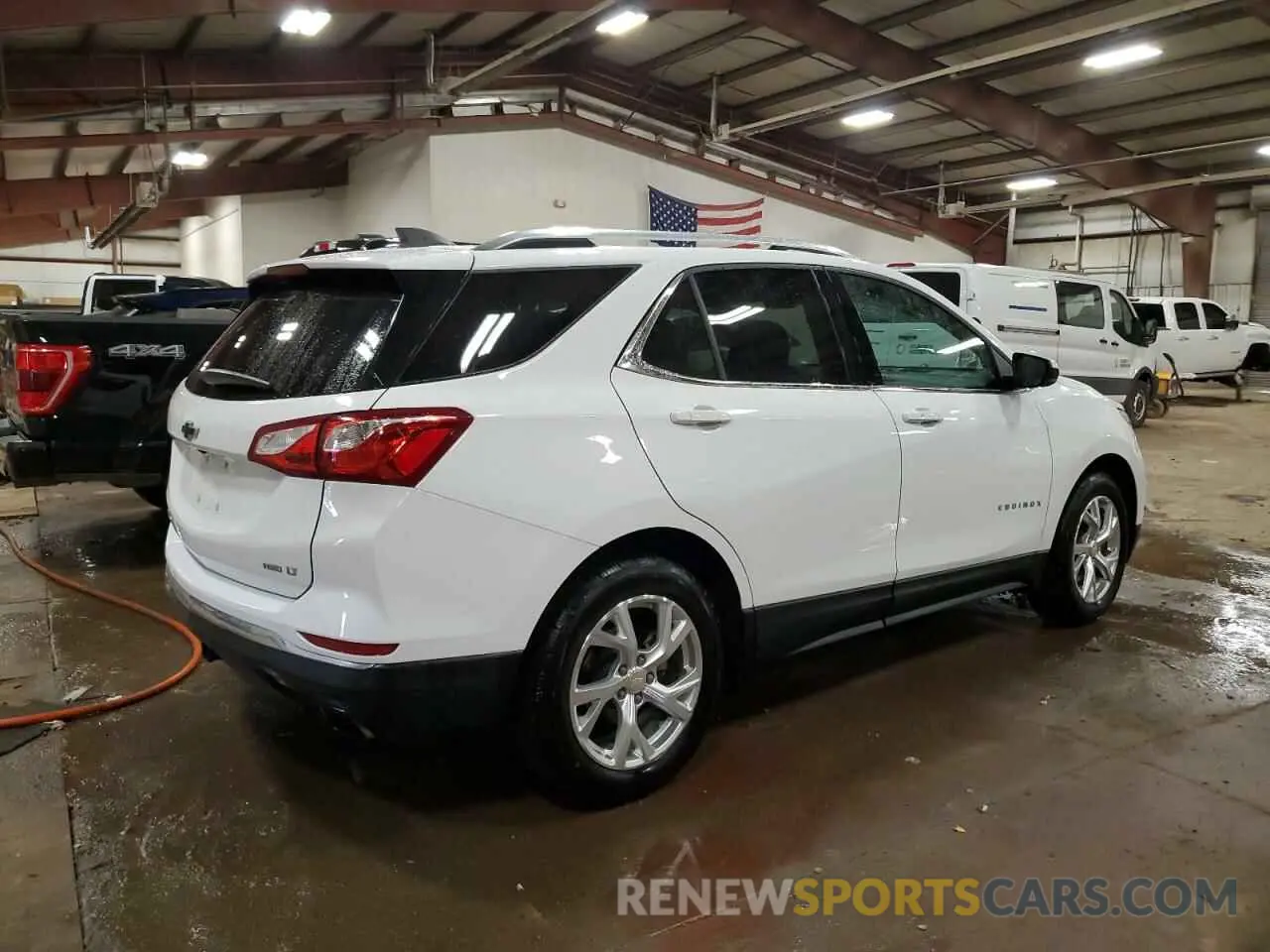 3 Photograph of a damaged car 3GNAXVEX8LS738765 CHEVROLET EQUINOX 2020