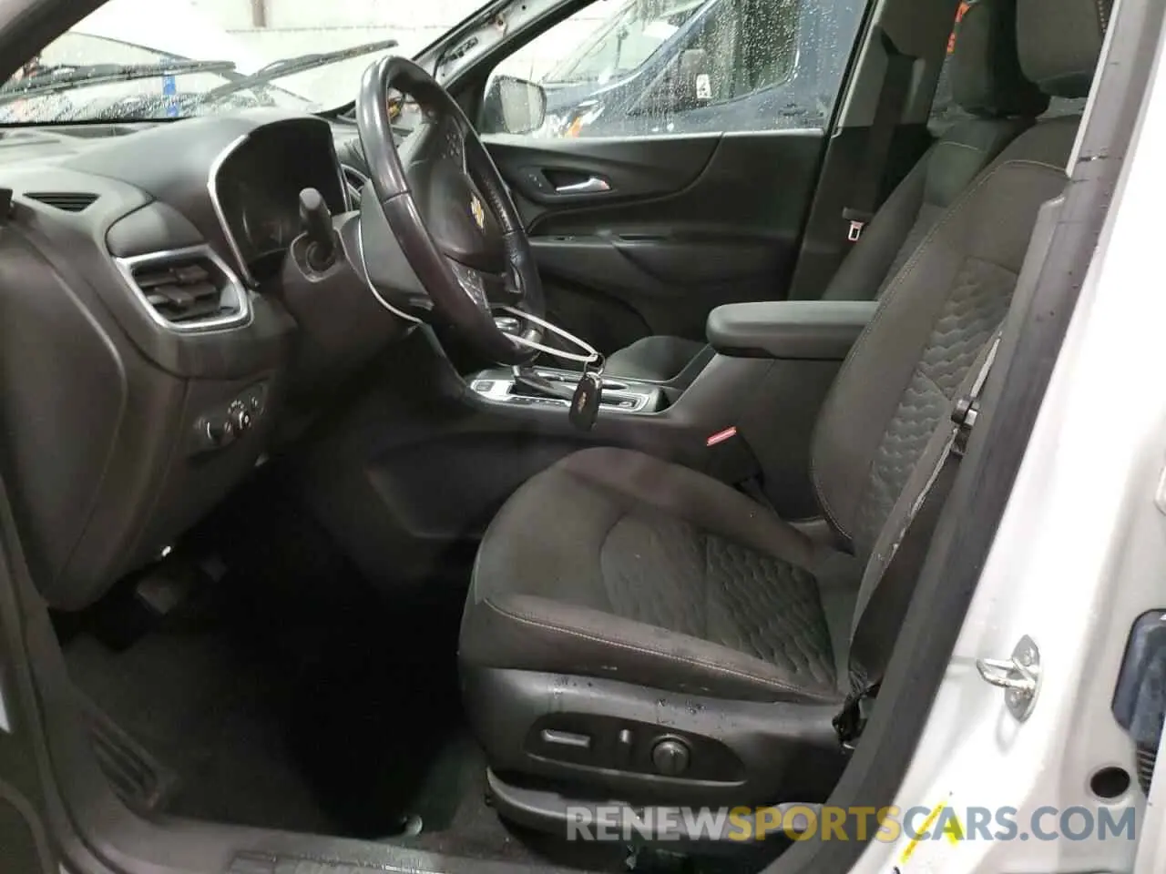 7 Photograph of a damaged car 3GNAXVEX8LS738765 CHEVROLET EQUINOX 2020