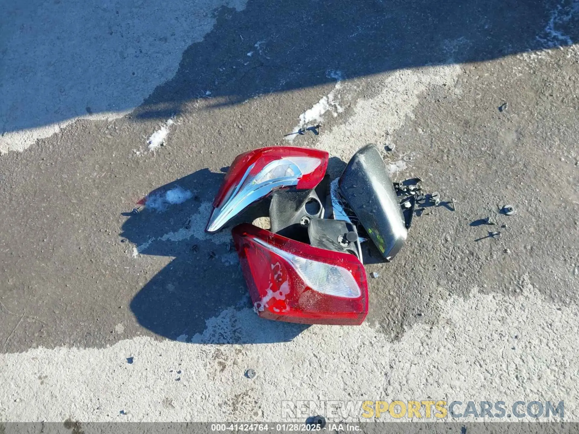 12 Photograph of a damaged car 3GNAXVEXXLS636108 CHEVROLET EQUINOX 2020