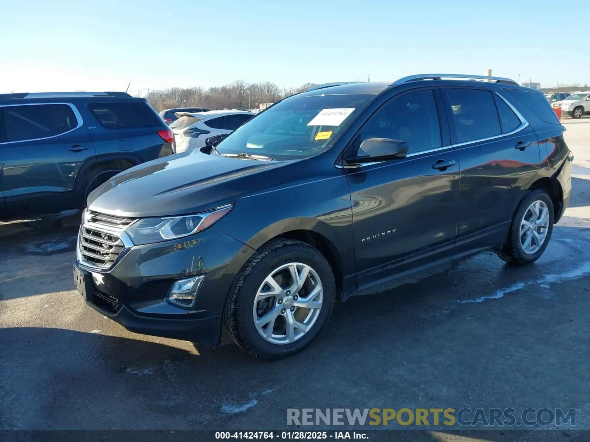 2 Photograph of a damaged car 3GNAXVEXXLS636108 CHEVROLET EQUINOX 2020