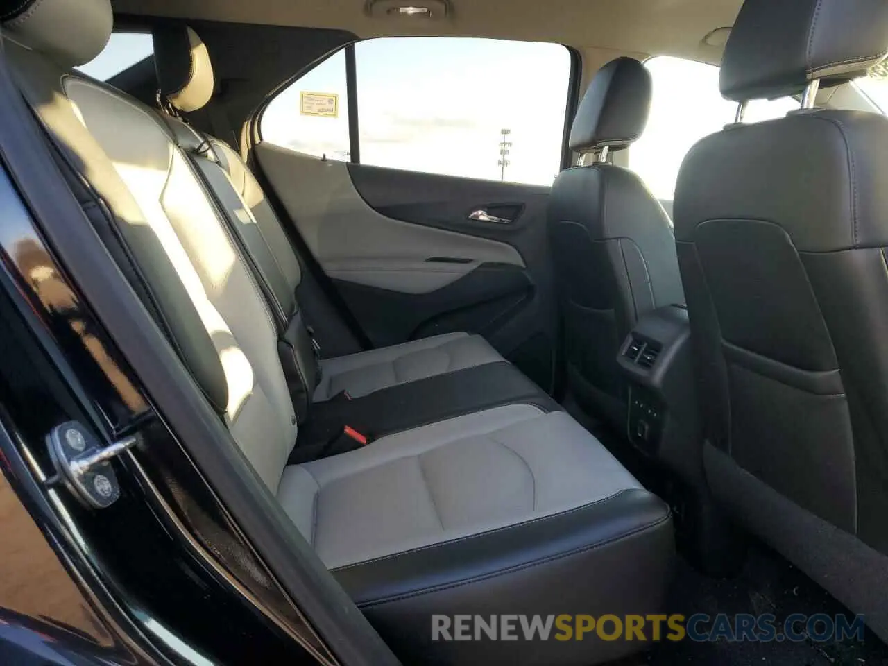 11 Photograph of a damaged car 3GNAXXEV6LS602354 CHEVROLET EQUINOX 2020