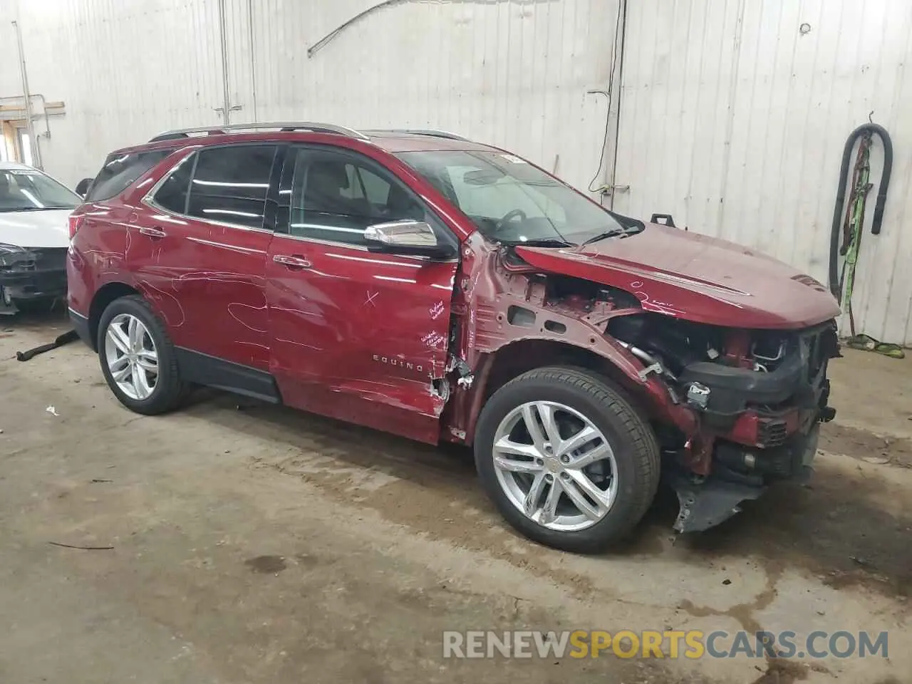 4 Photograph of a damaged car 3GNAXYEX1LS647936 CHEVROLET EQUINOX 2020