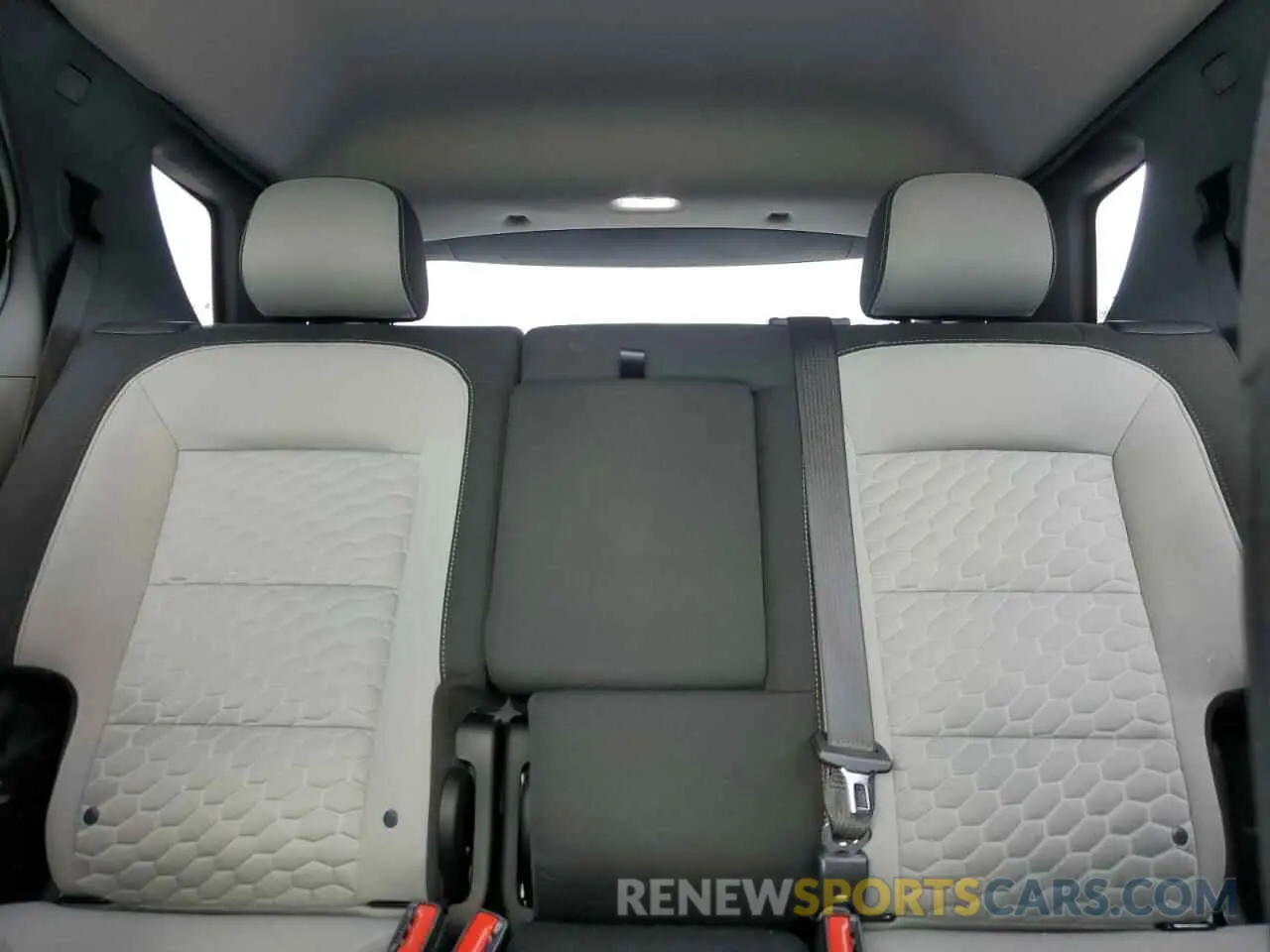 10 Photograph of a damaged car 2GNAX5EV8M6120649 CHEVROLET EQUINOX 2021