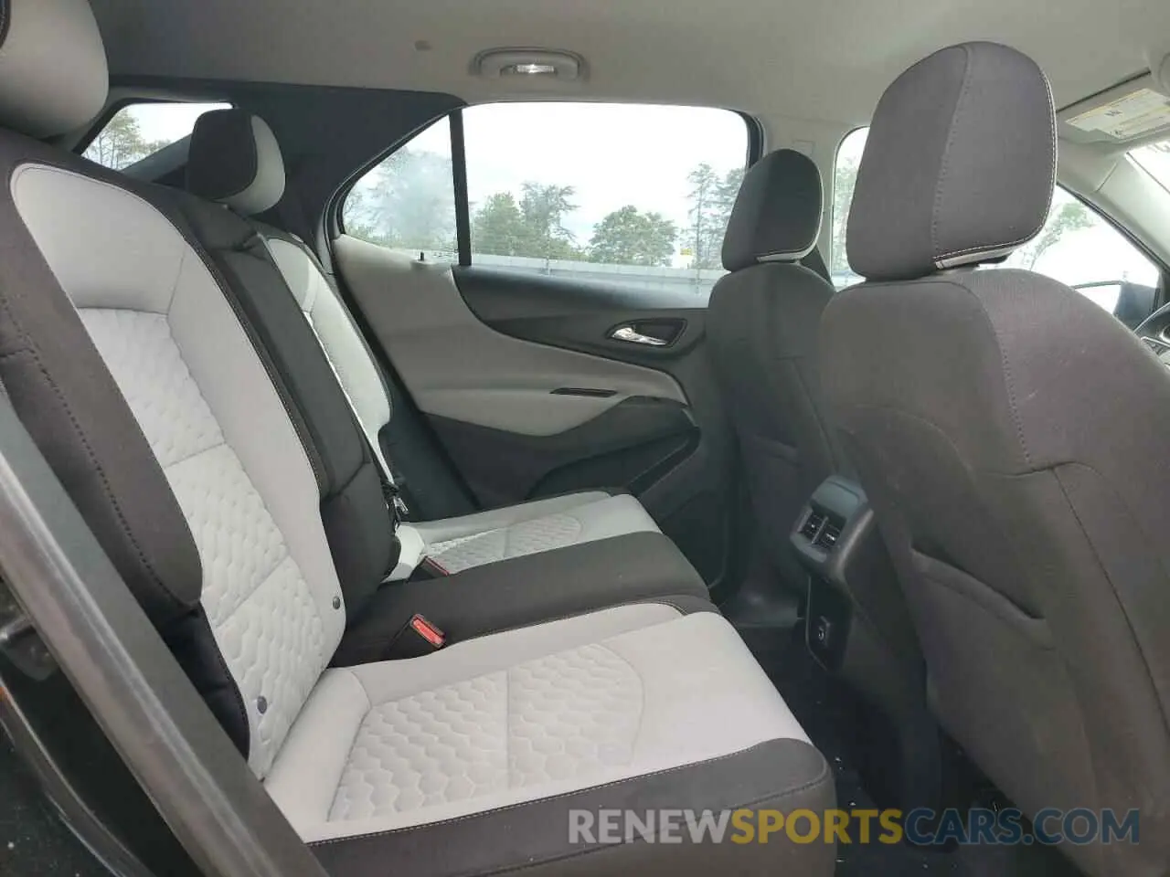 11 Photograph of a damaged car 2GNAX5EV8M6120649 CHEVROLET EQUINOX 2021