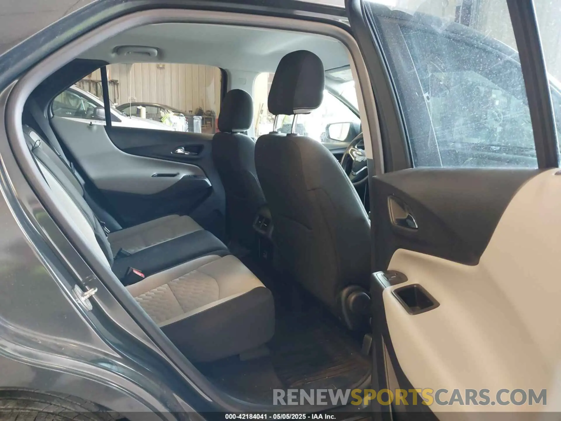 8 Фотография поврежденного автомобиля 2GNAXHEV0M6110957 CHEVROLET EQUINOX 2021