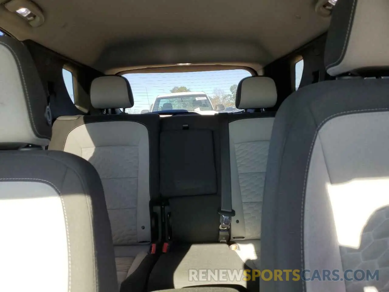 10 Photograph of a damaged car 2GNAXHEV1M6107274 CHEVROLET EQUINOX 2021