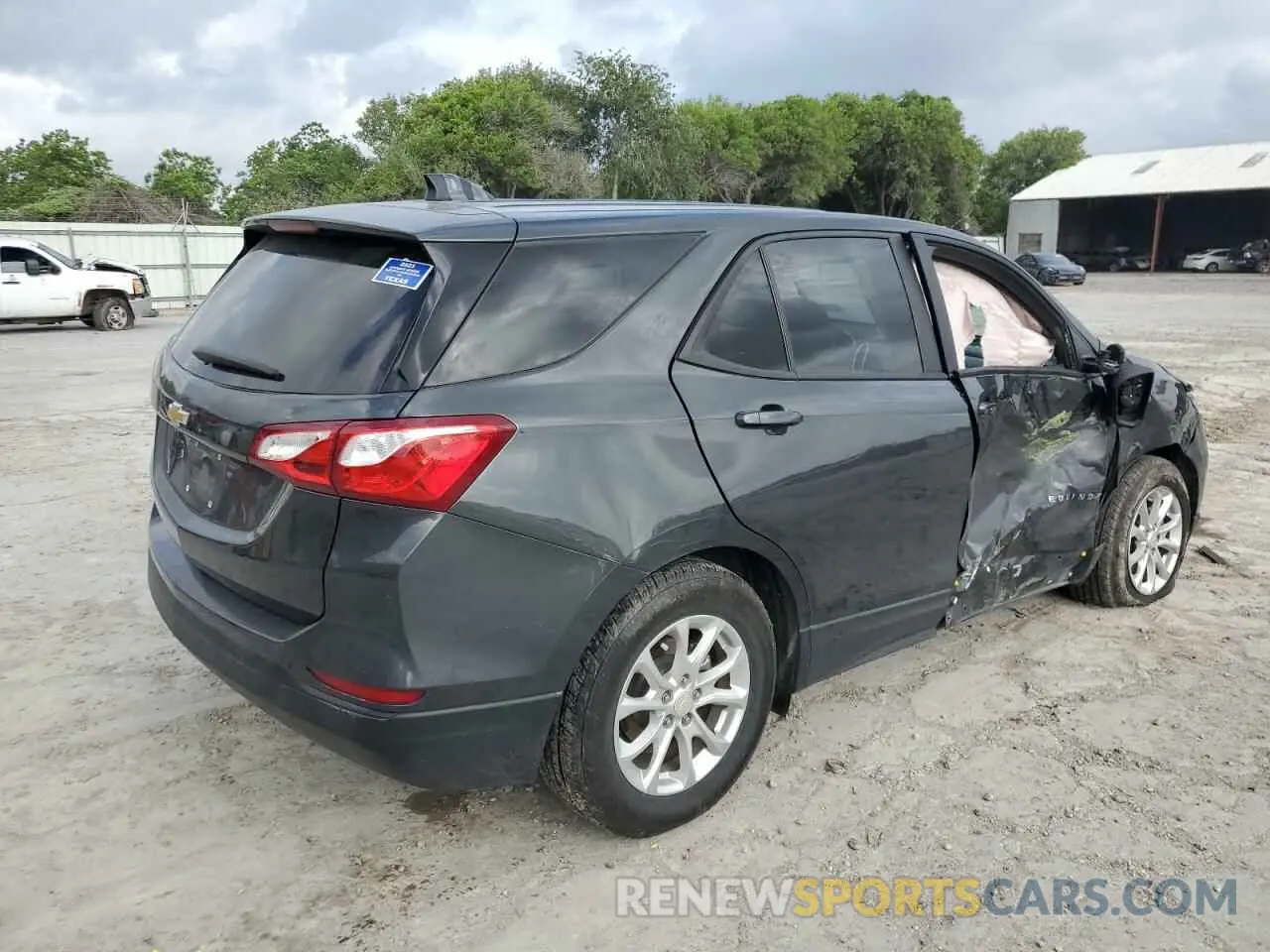 3 Фотография поврежденного автомобиля 2GNAXHEV1M6143031 CHEVROLET EQUINOX 2021