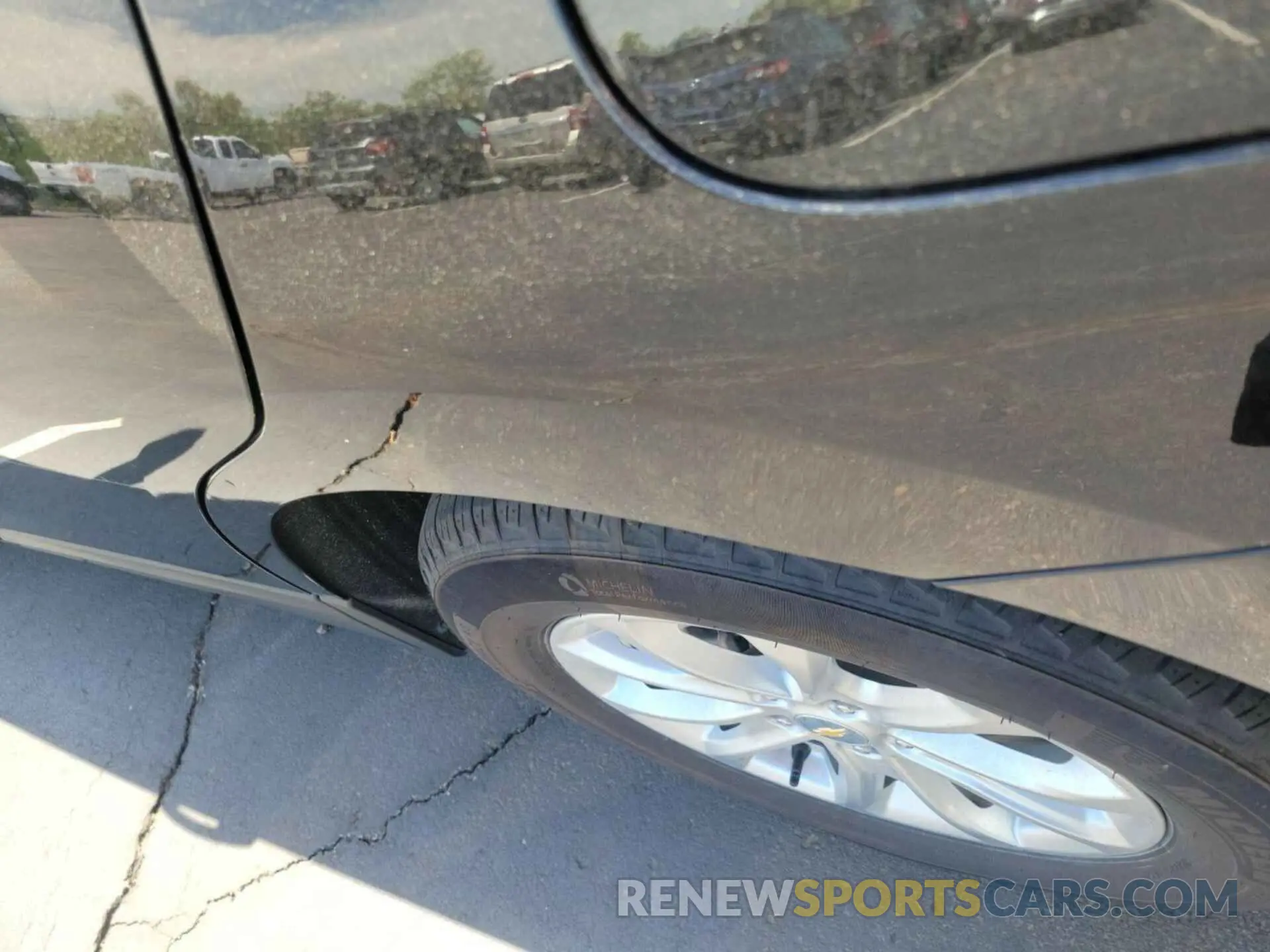 35 Photograph of a damaged car 2GNAXHEV2M6116582 CHEVROLET EQUINOX 2021