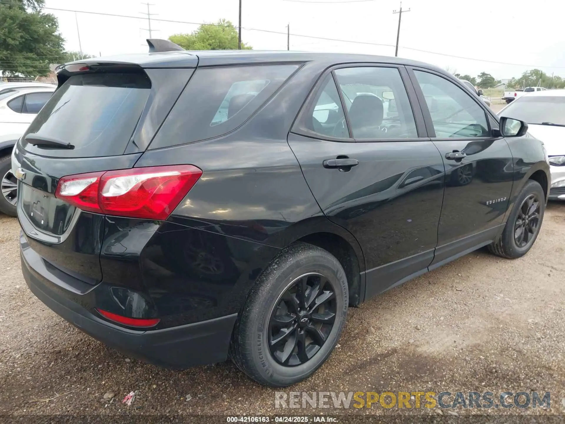4 Фотография поврежденного автомобиля 2GNAXHEV4M6115286 CHEVROLET EQUINOX 2021