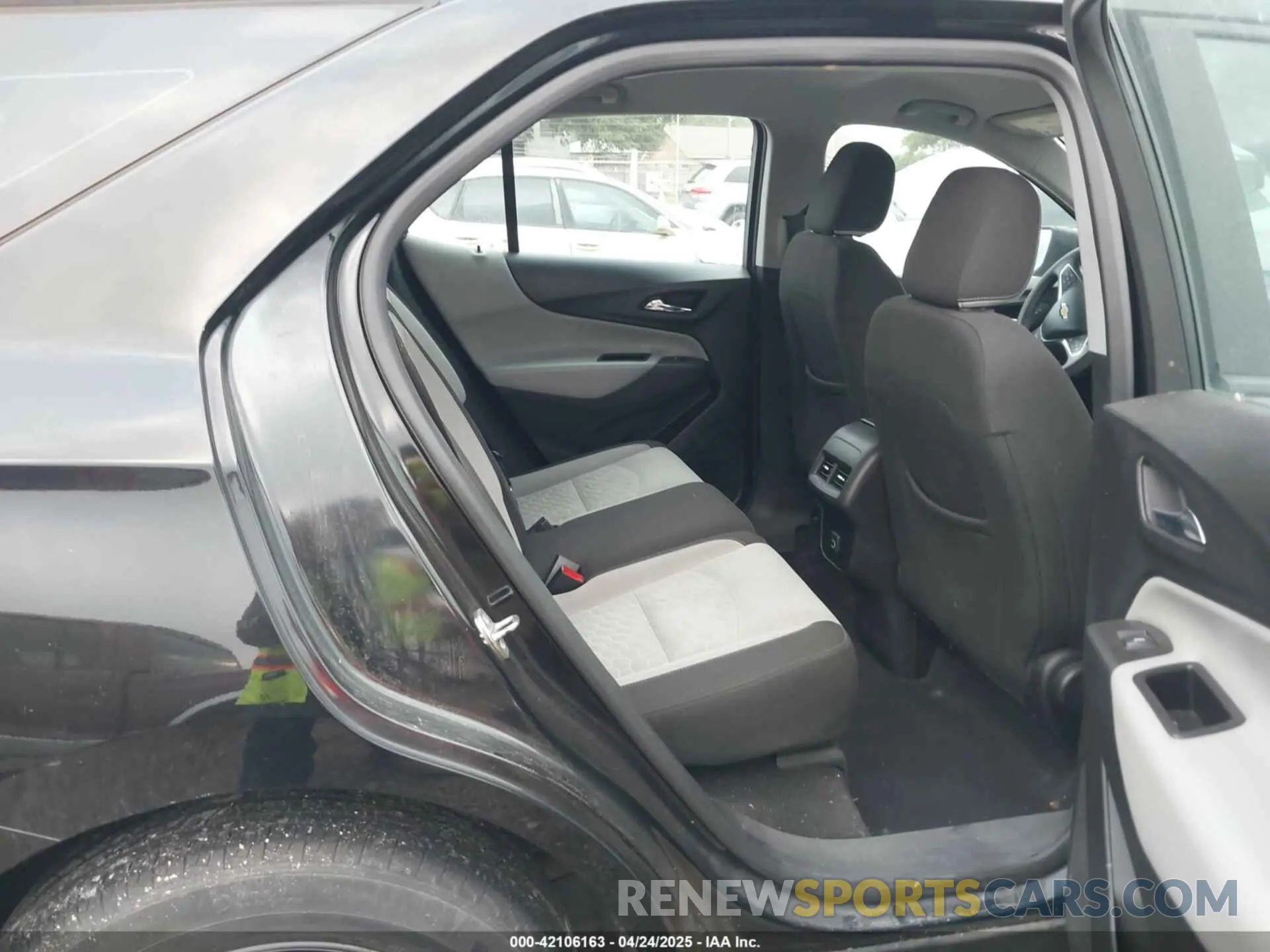 8 Фотография поврежденного автомобиля 2GNAXHEV4M6115286 CHEVROLET EQUINOX 2021