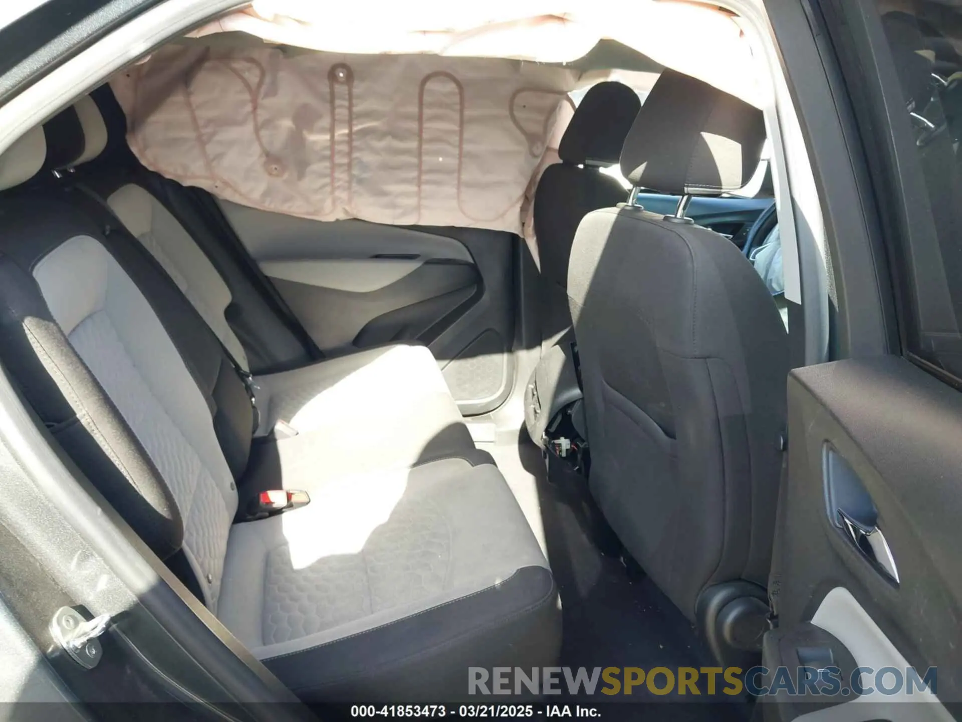 8 Photograph of a damaged car 2GNAXHEV4M6131889 CHEVROLET EQUINOX 2021