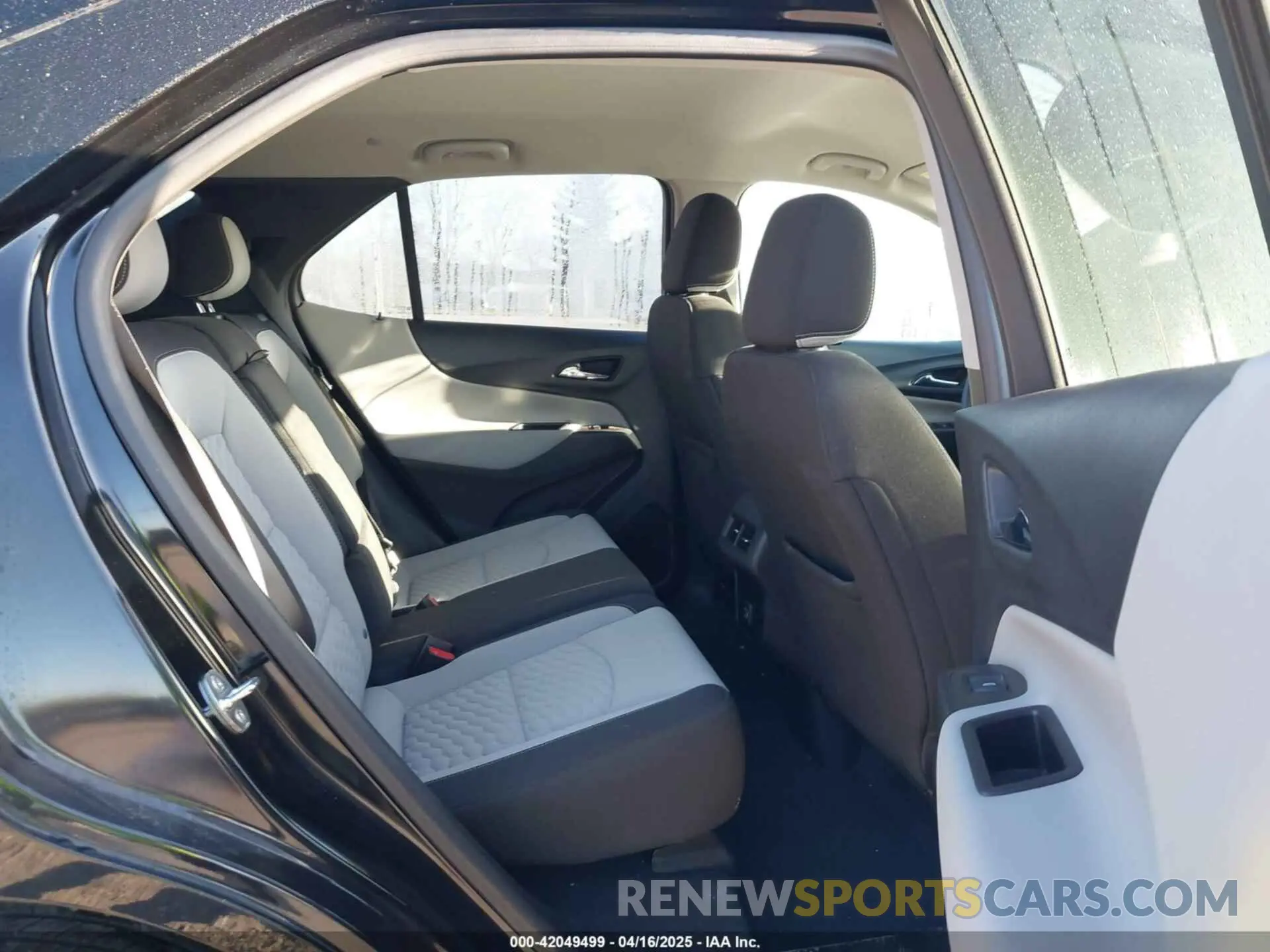 8 Фотография поврежденного автомобиля 2GNAXHEV4M6148322 CHEVROLET EQUINOX 2021