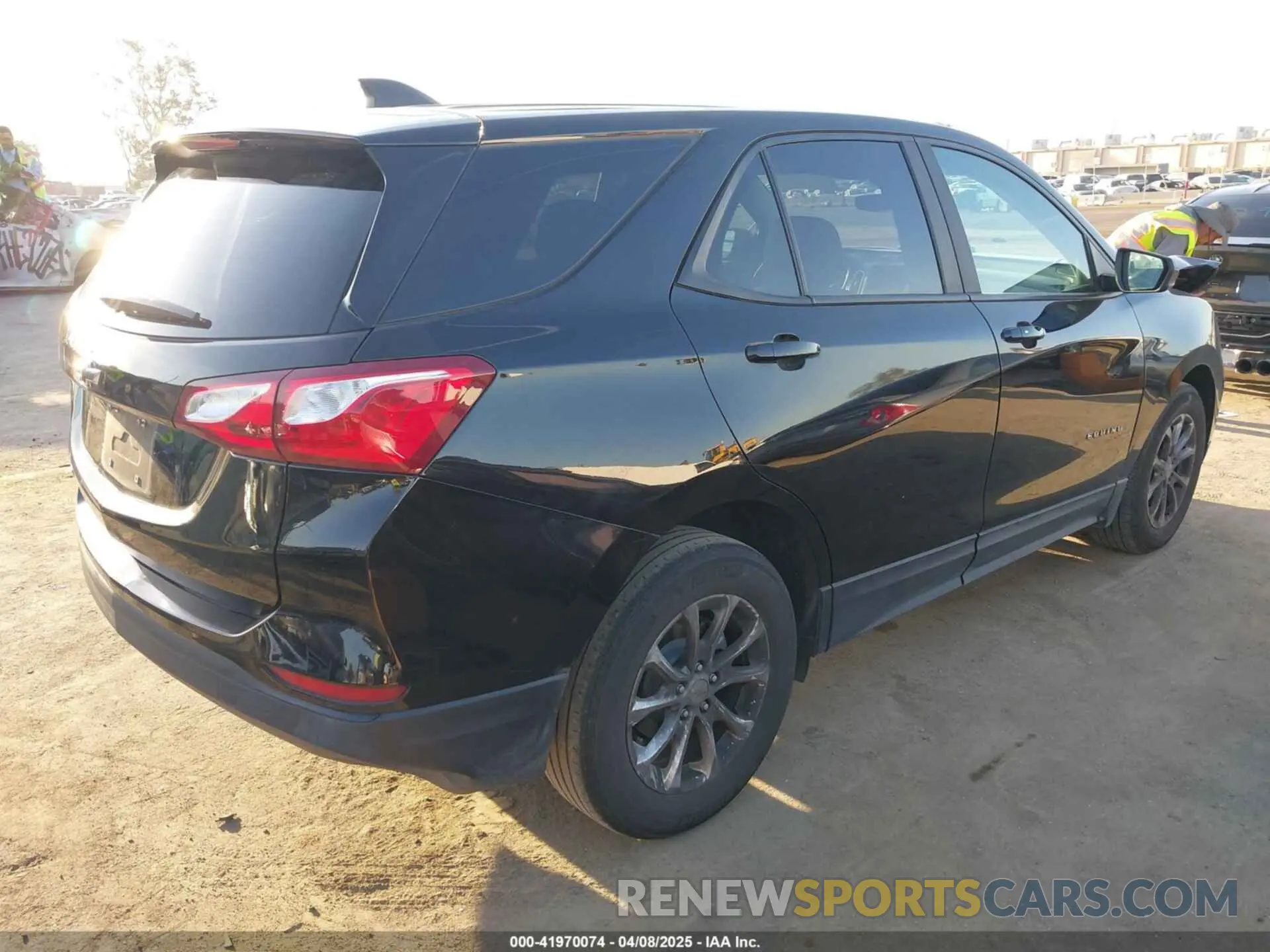 4 Фотография поврежденного автомобиля 2GNAXHEV6M6113023 CHEVROLET EQUINOX 2021