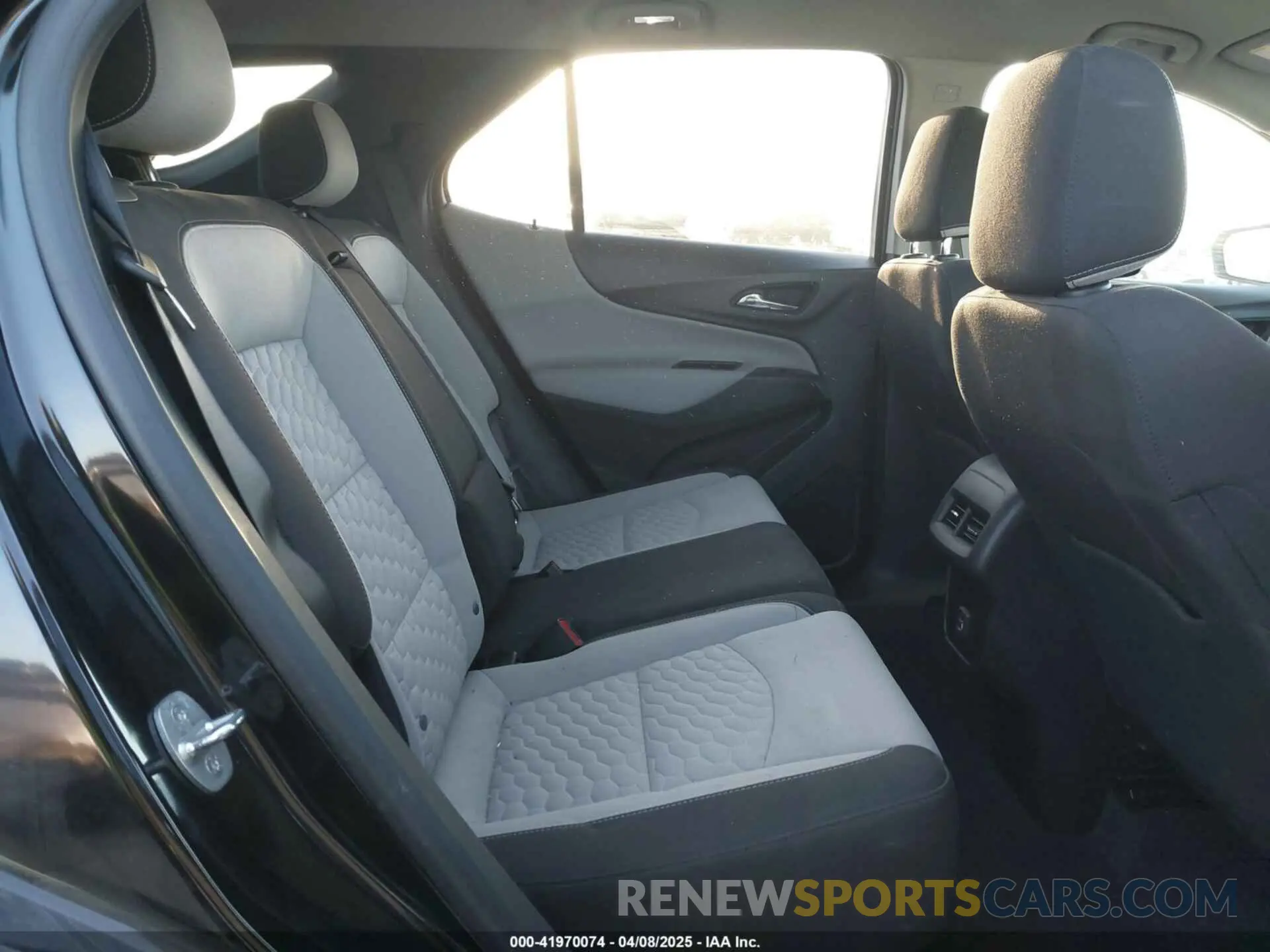 8 Фотография поврежденного автомобиля 2GNAXHEV6M6113023 CHEVROLET EQUINOX 2021