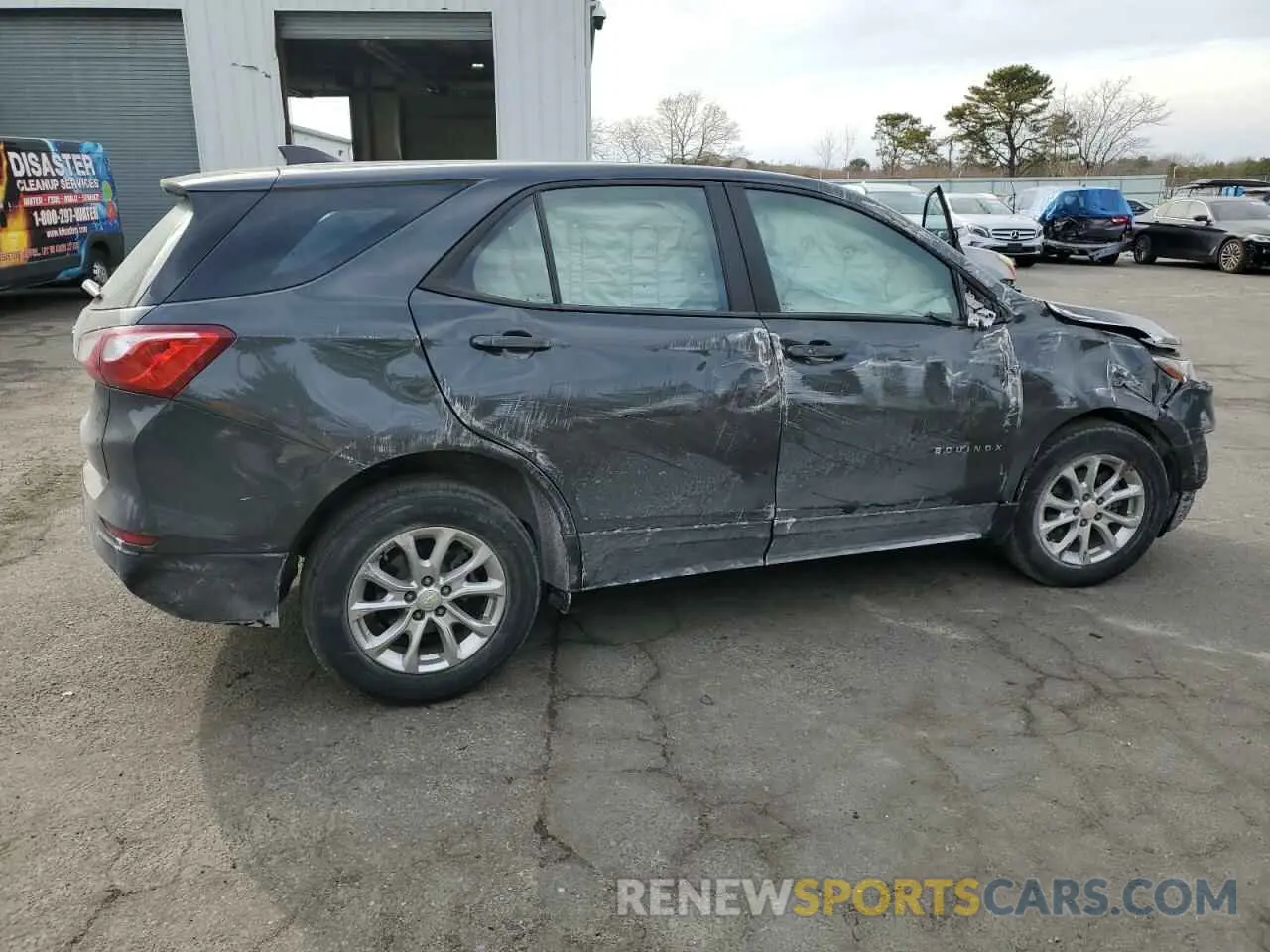 3 Фотография поврежденного автомобиля 2GNAXHEV6M6114026 CHEVROLET EQUINOX 2021