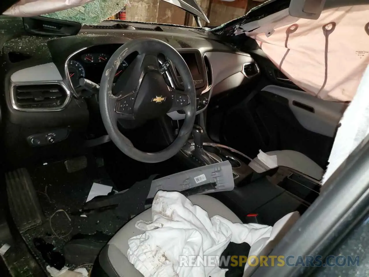 8 Фотография поврежденного автомобиля 2GNAXHEV7M6105772 CHEVROLET EQUINOX 2021