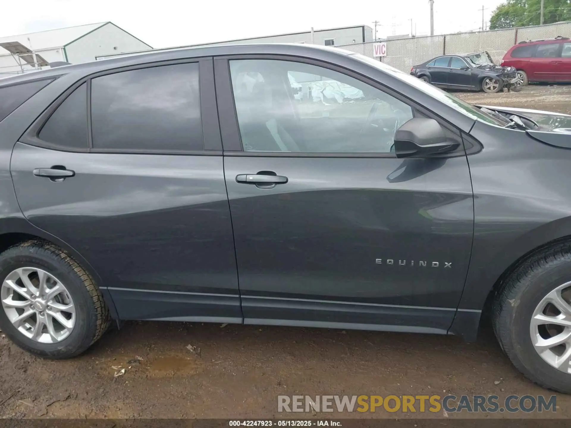 13 Photograph of a damaged car 2GNAXHEV7M6108543 CHEVROLET EQUINOX 2021