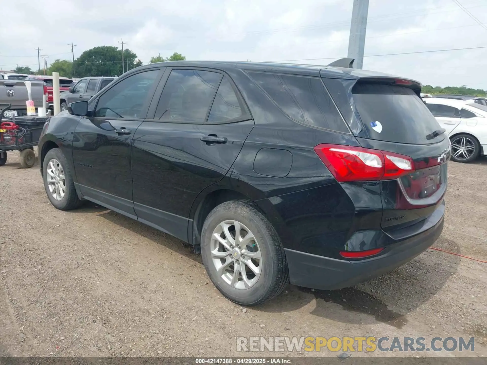3 Фотография поврежденного автомобиля 2GNAXHEV7M6136715 CHEVROLET EQUINOX 2021