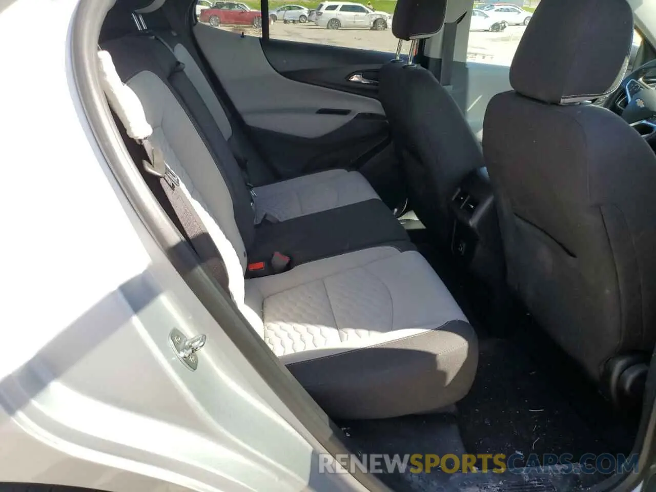 10 Photograph of a damaged car 2GNAXHEV7M6159315 CHEVROLET EQUINOX 2021