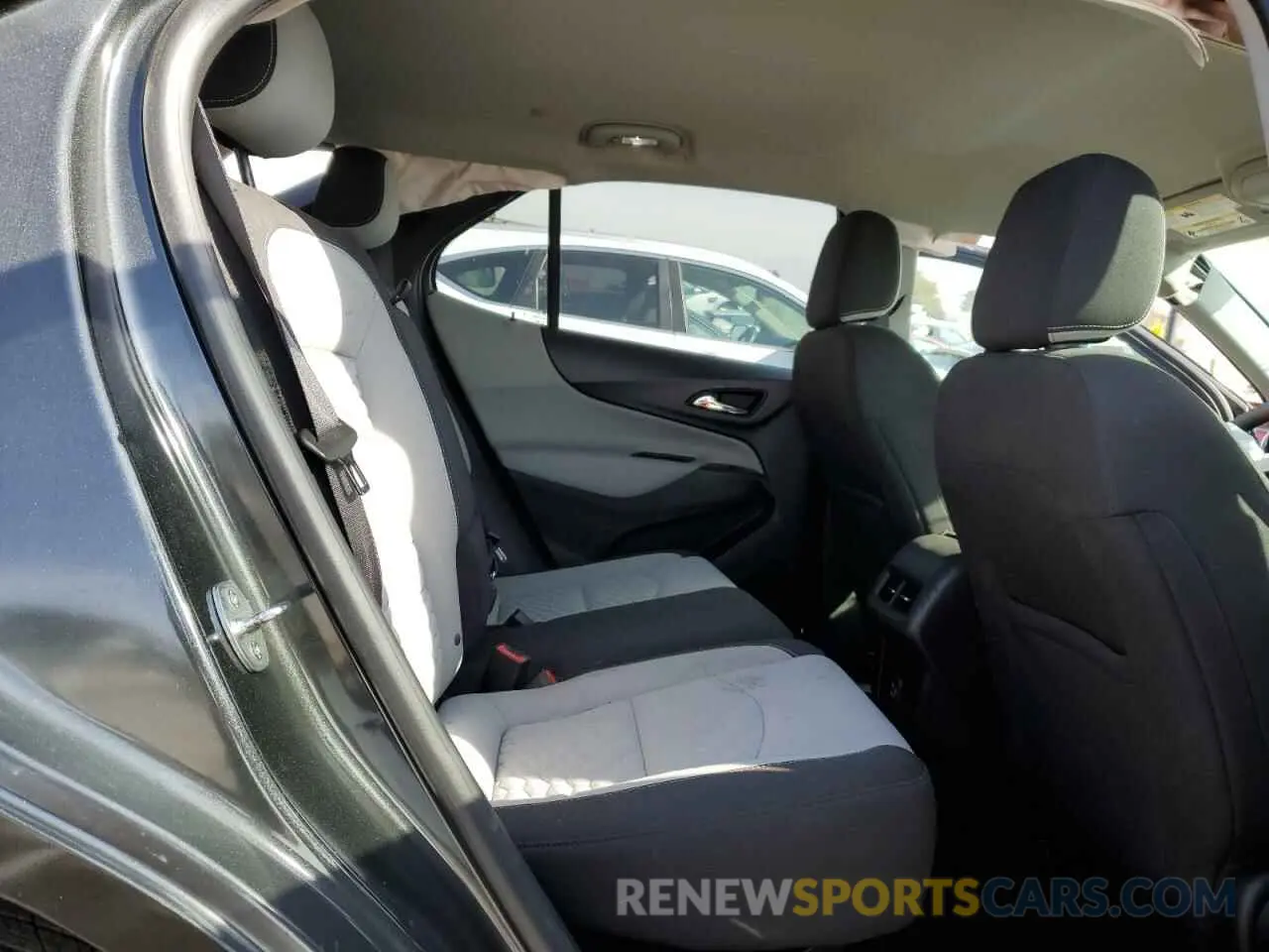 11 Photograph of a damaged car 2GNAXHEV8M6113394 CHEVROLET EQUINOX 2021