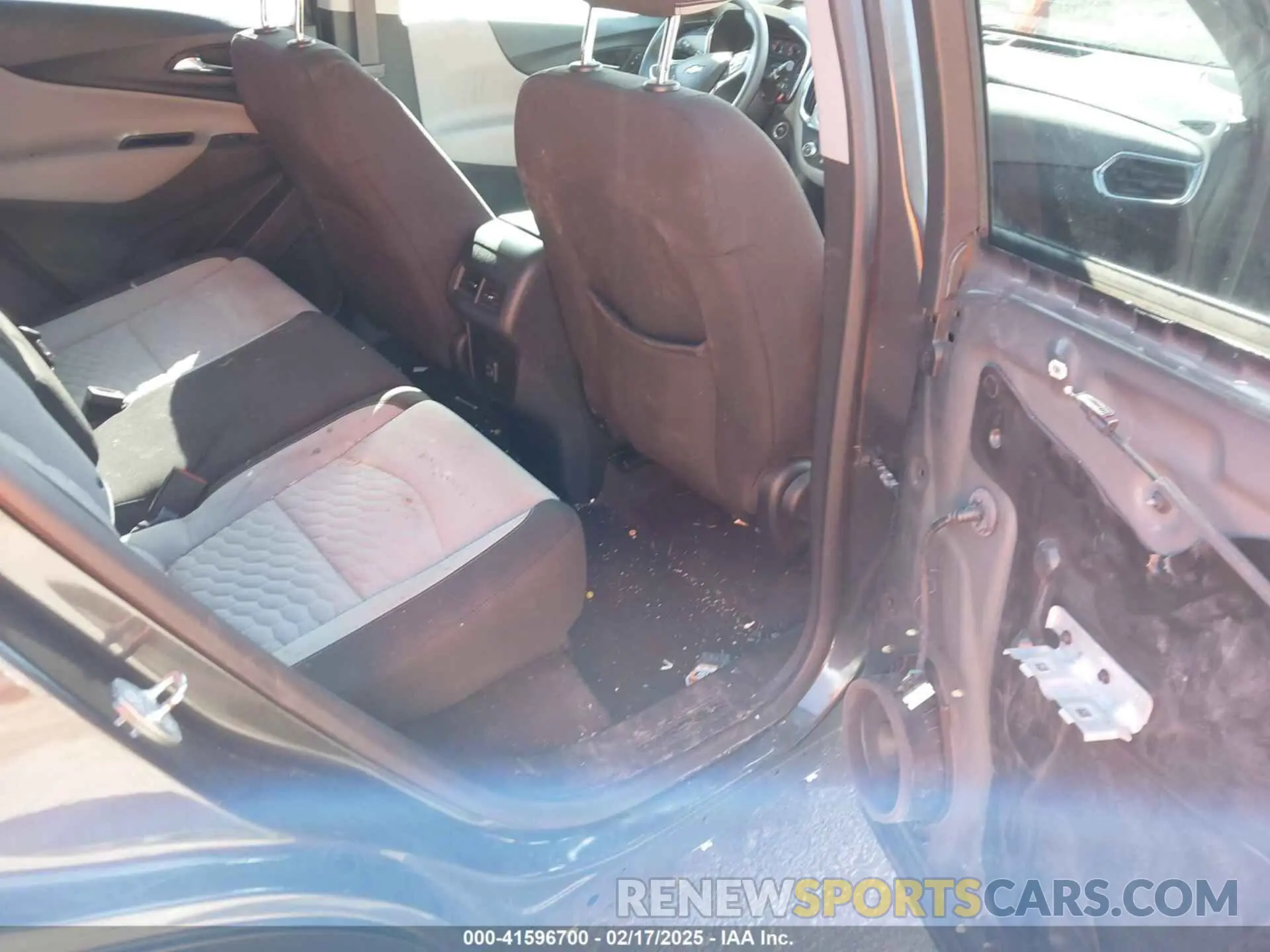 8 Photograph of a damaged car 2GNAXHEVXM6114465 CHEVROLET EQUINOX 2021