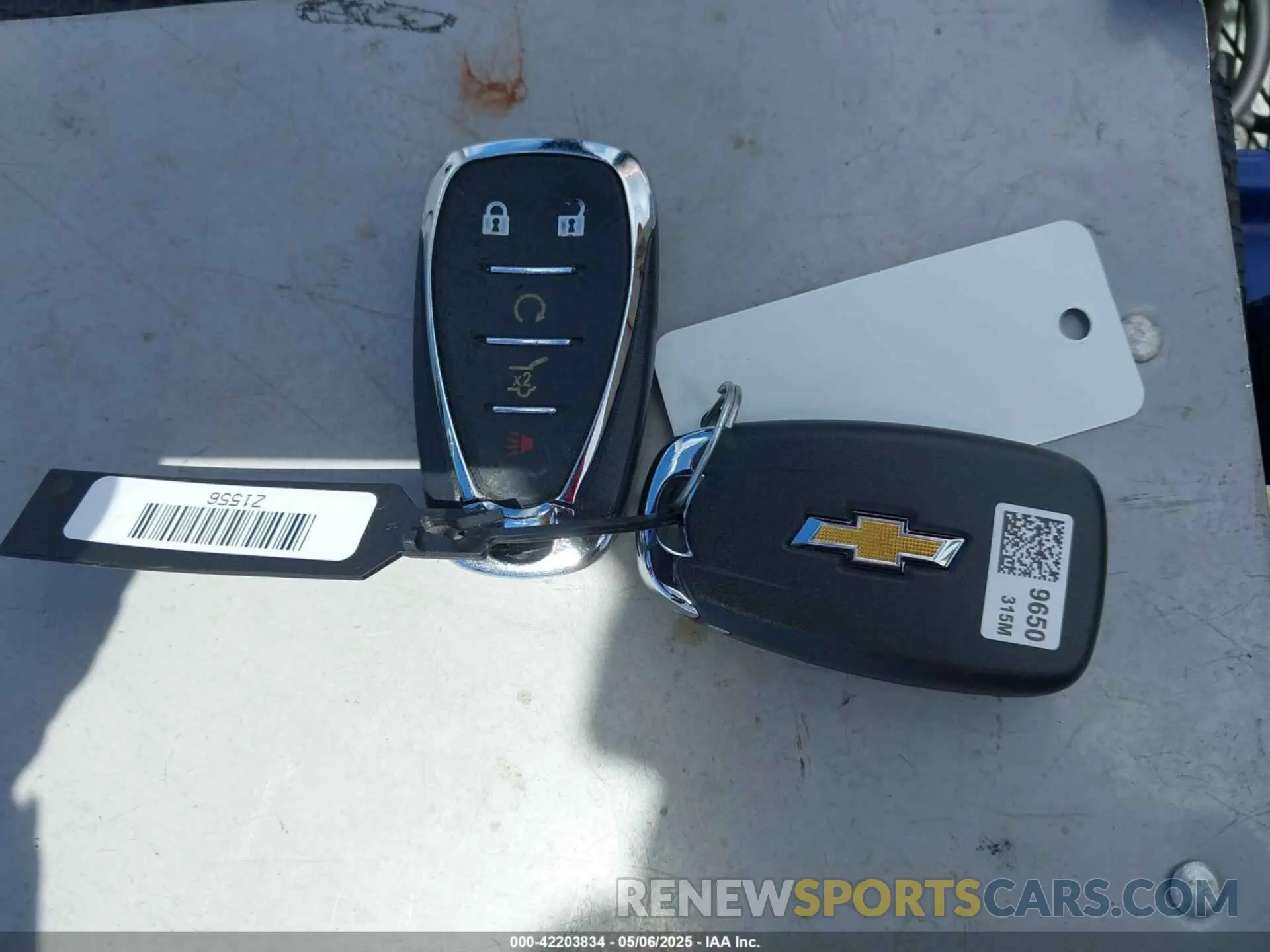 11 Photograph of a damaged car 2GNAXJEV2M6103385 CHEVROLET EQUINOX 2021