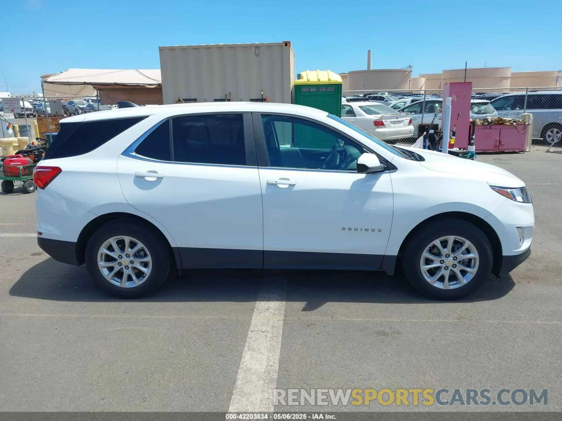 13 Photograph of a damaged car 2GNAXJEV2M6103385 CHEVROLET EQUINOX 2021