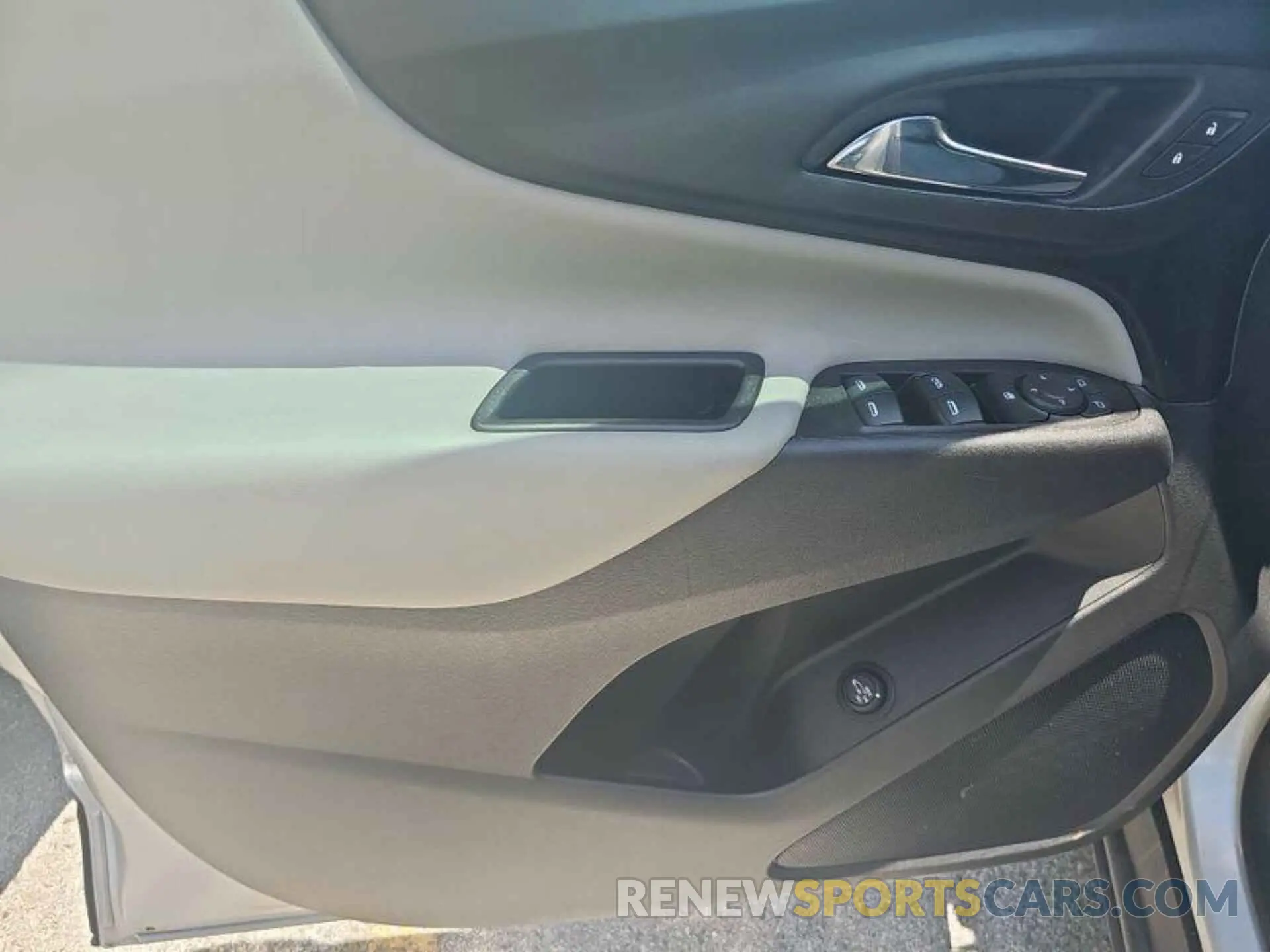 11 Photograph of a damaged car 2GNAXJEV4M6160297 CHEVROLET EQUINOX 2021