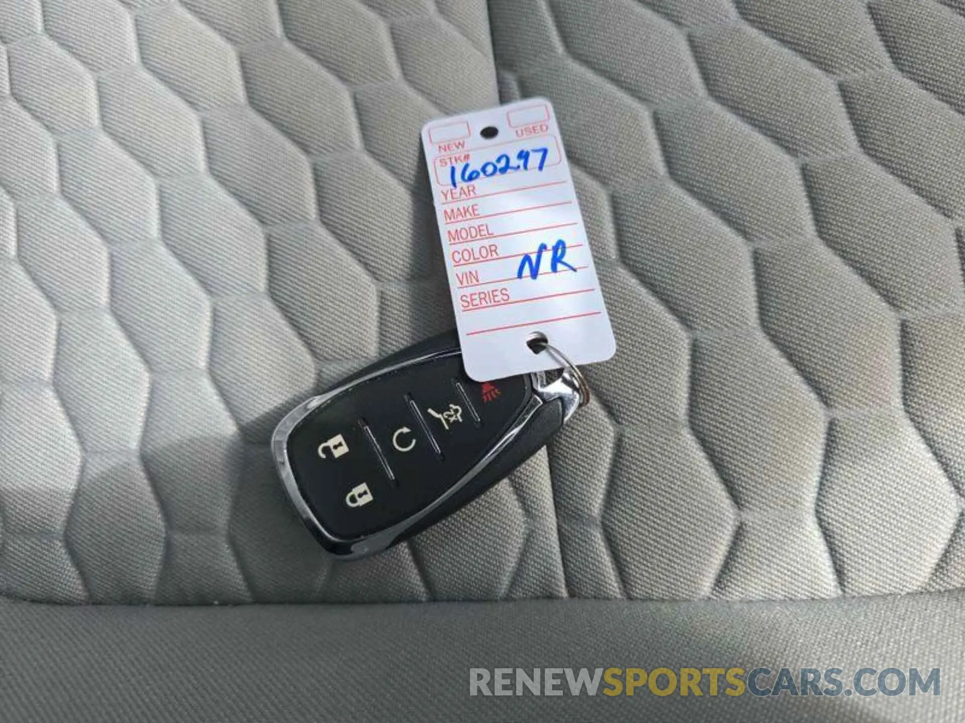 23 Photograph of a damaged car 2GNAXJEV4M6160297 CHEVROLET EQUINOX 2021