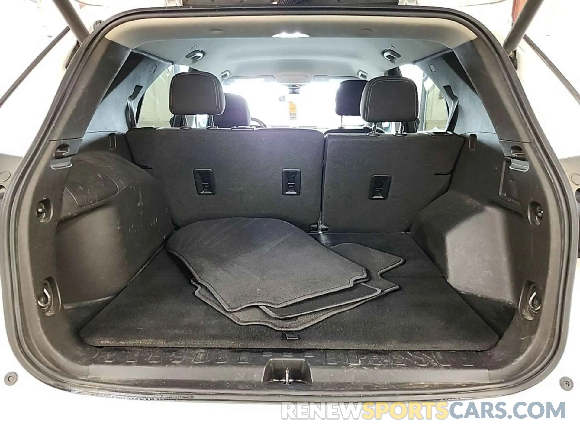 16 Photograph of a damaged car 2GNAXJEV5M6159059 CHEVROLET EQUINOX 2021