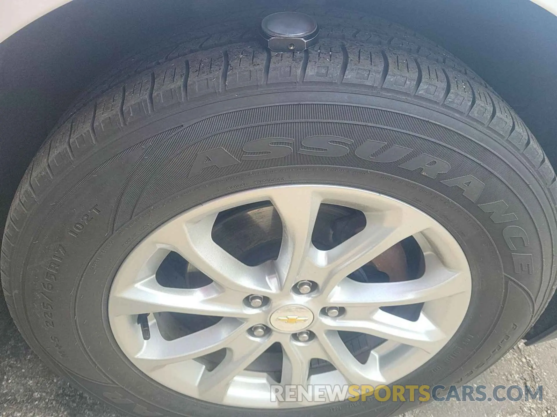 19 Photograph of a damaged car 2GNAXJEV5M6159059 CHEVROLET EQUINOX 2021