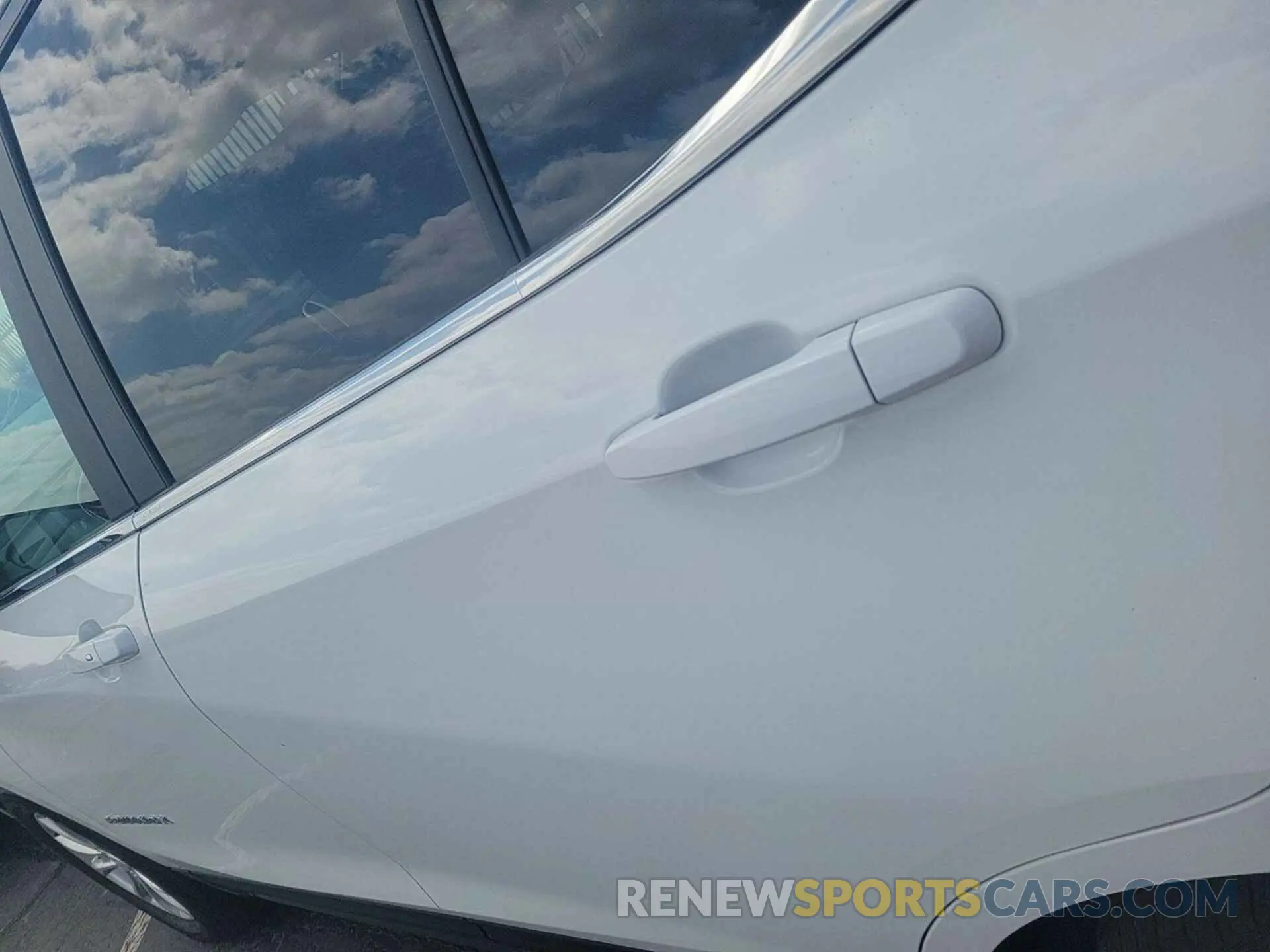 23 Photograph of a damaged car 2GNAXJEV5M6159059 CHEVROLET EQUINOX 2021