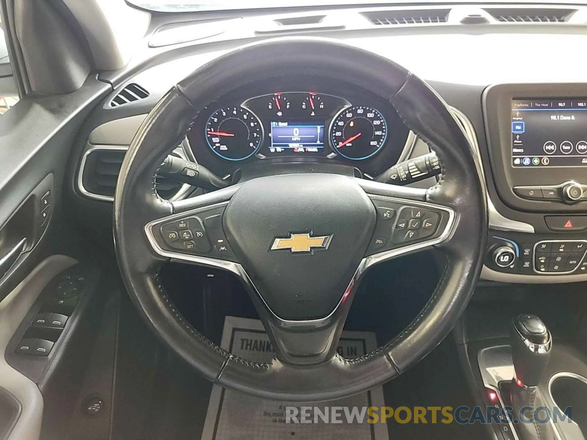 28 Photograph of a damaged car 2GNAXJEV5M6159059 CHEVROLET EQUINOX 2021