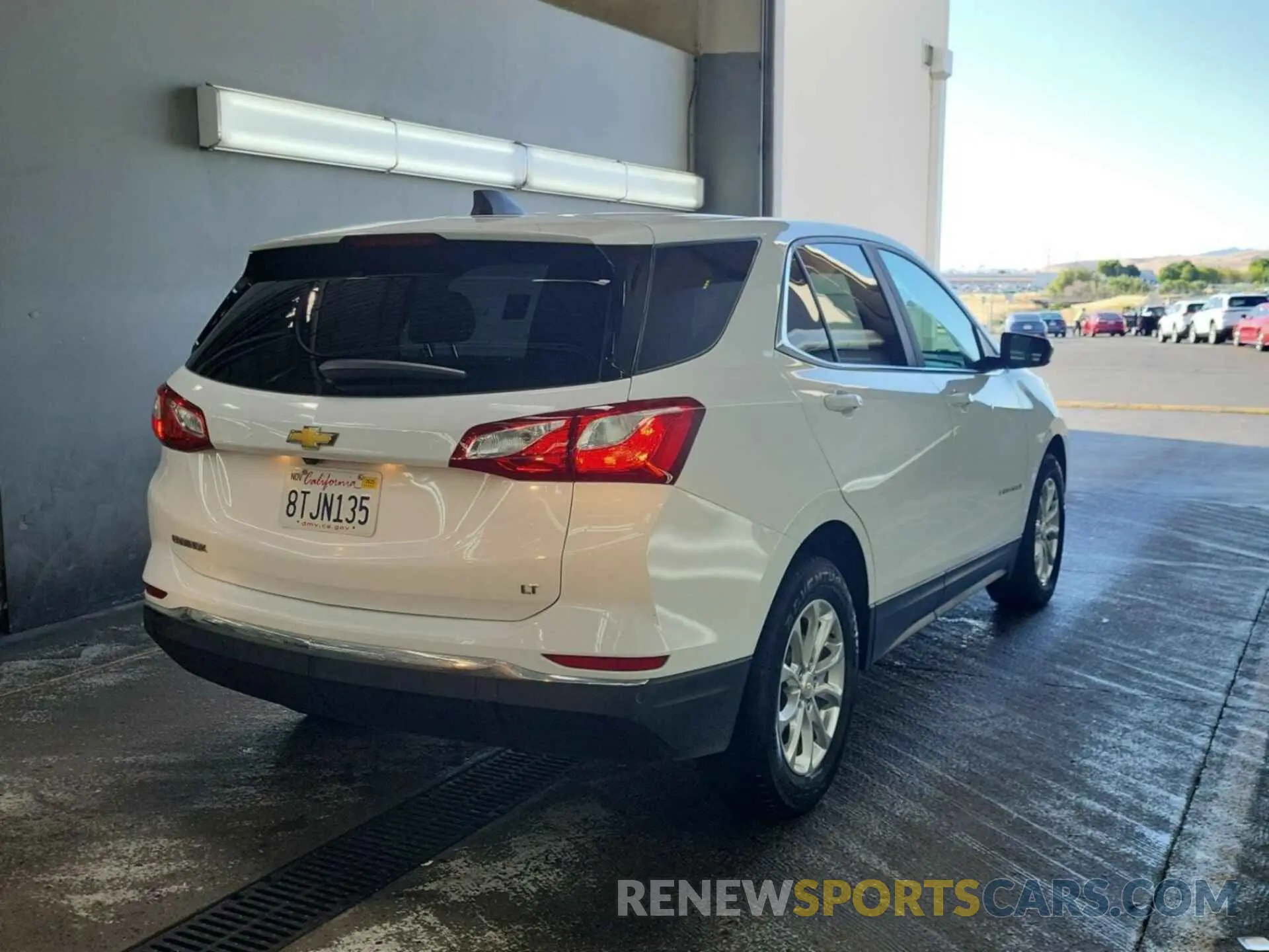 39 Photograph of a damaged car 2GNAXJEV7M6107724 CHEVROLET EQUINOX 2021
