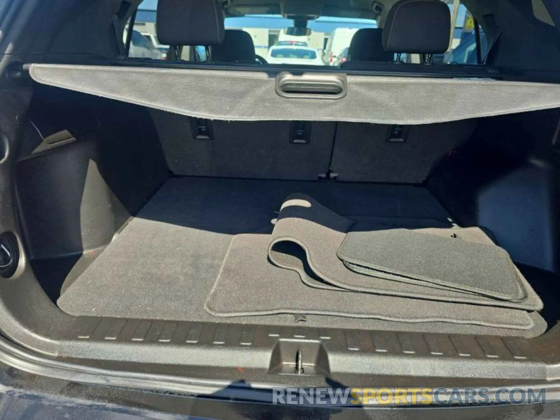 17 Photograph of a damaged car 2GNAXJEV9M6106008 CHEVROLET EQUINOX 2021