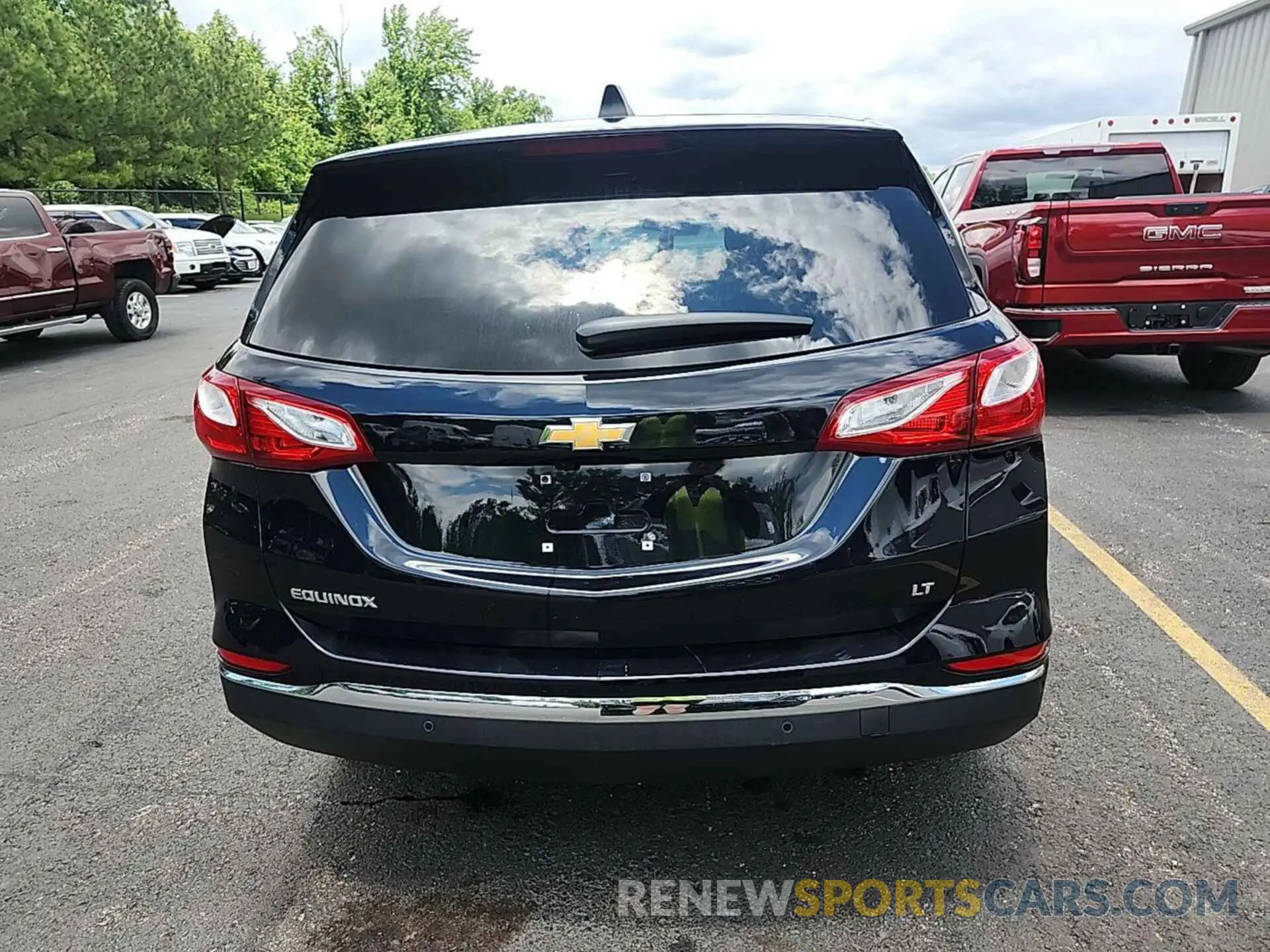 11 Photograph of a damaged car 2GNAXJEVXM6156951 CHEVROLET EQUINOX 2021