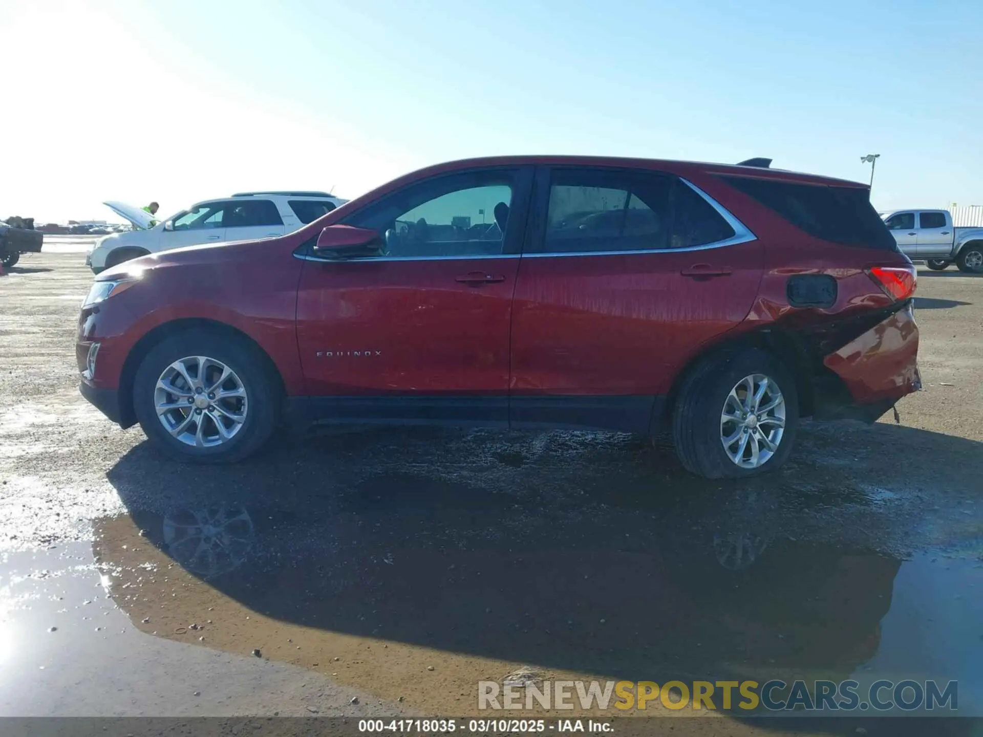 14 Photograph of a damaged car 2GNAXKEV0M6135676 CHEVROLET EQUINOX 2021