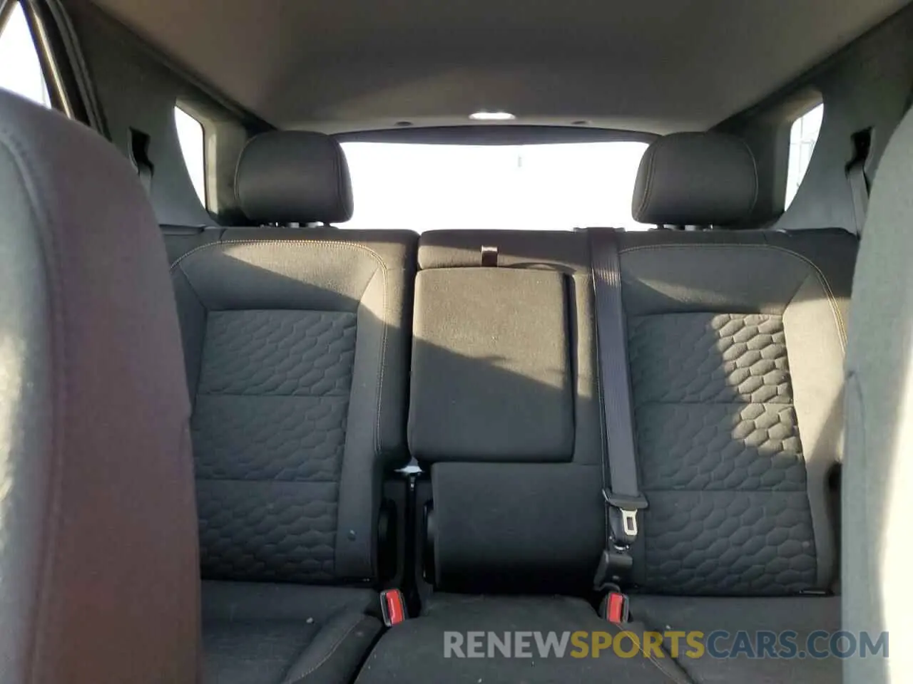 10 Photograph of a damaged car 2GNAXKEV0M6142157 CHEVROLET EQUINOX 2021