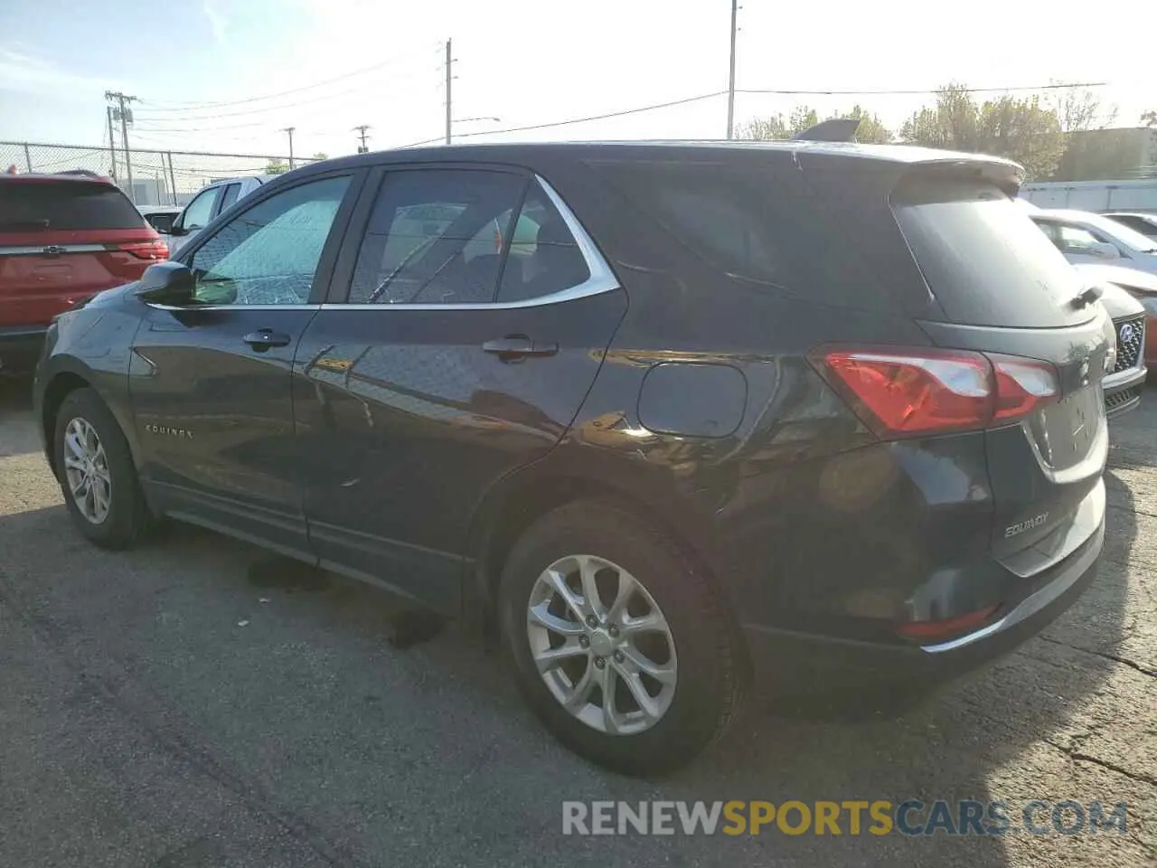 2 Photograph of a damaged car 2GNAXKEV0M6142157 CHEVROLET EQUINOX 2021