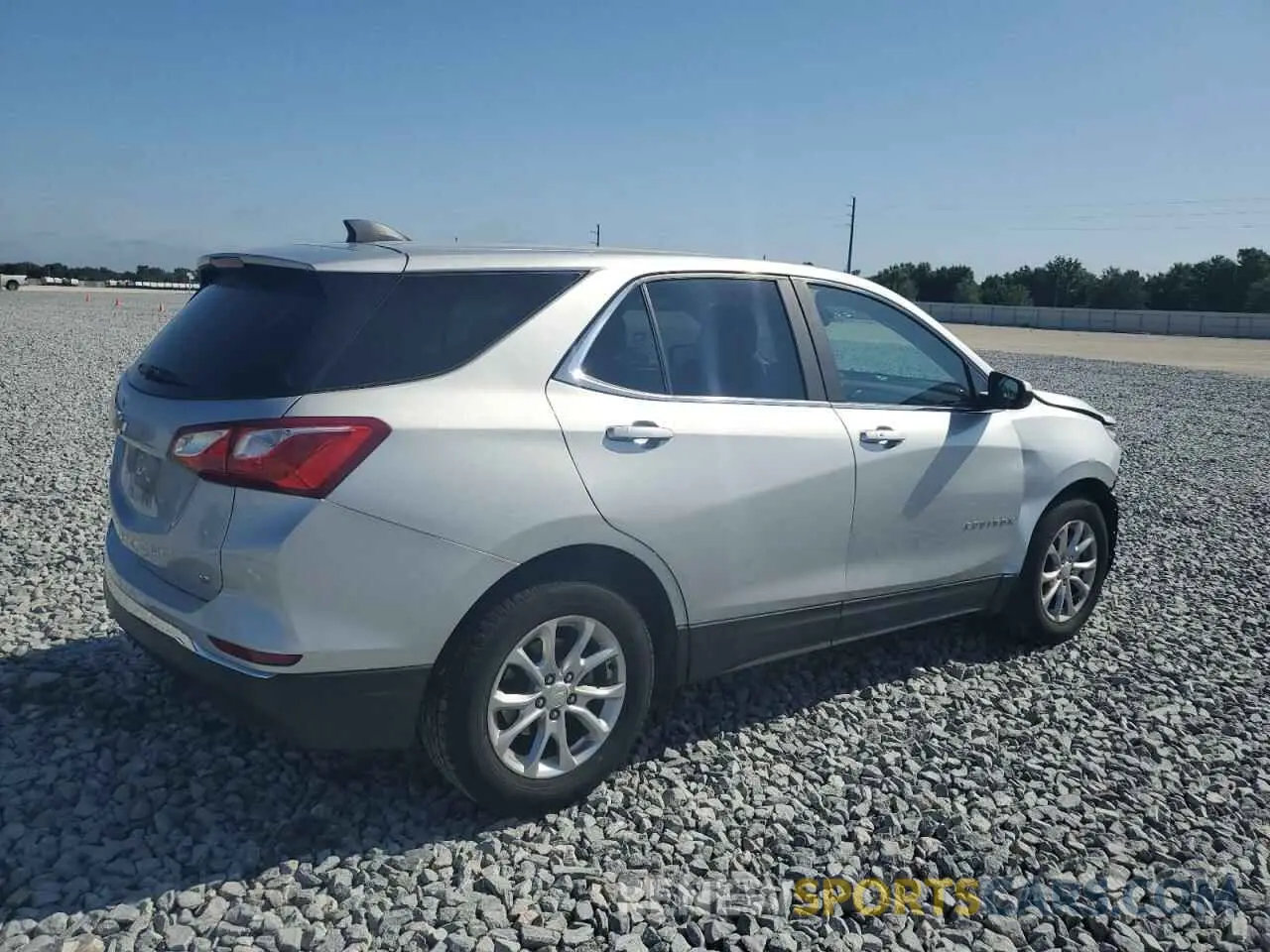 3 Фотография поврежденного автомобиля 2GNAXKEV1M6101312 CHEVROLET EQUINOX 2021