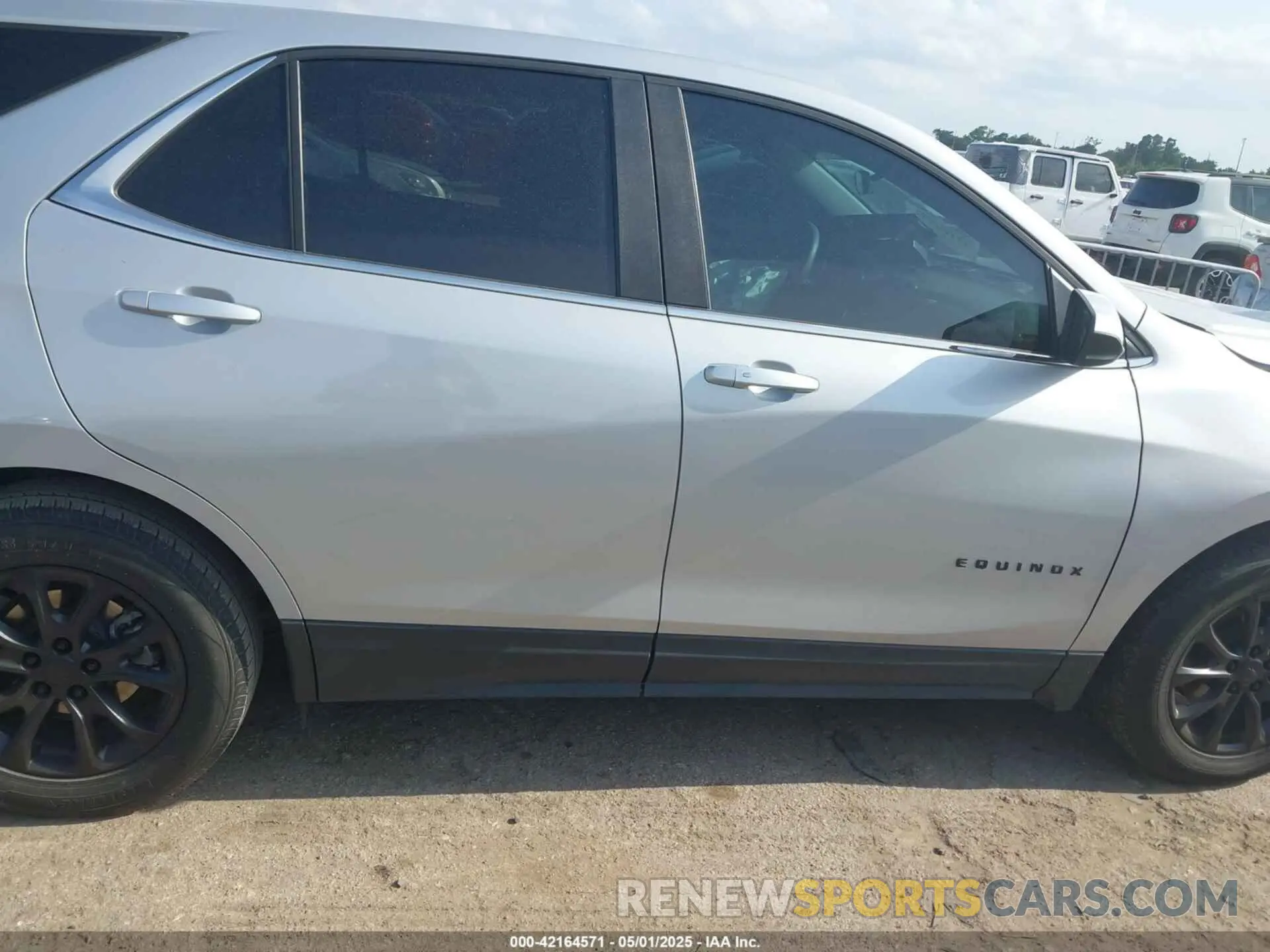 13 Фотография поврежденного автомобиля 2GNAXKEV1M6105926 CHEVROLET EQUINOX 2021