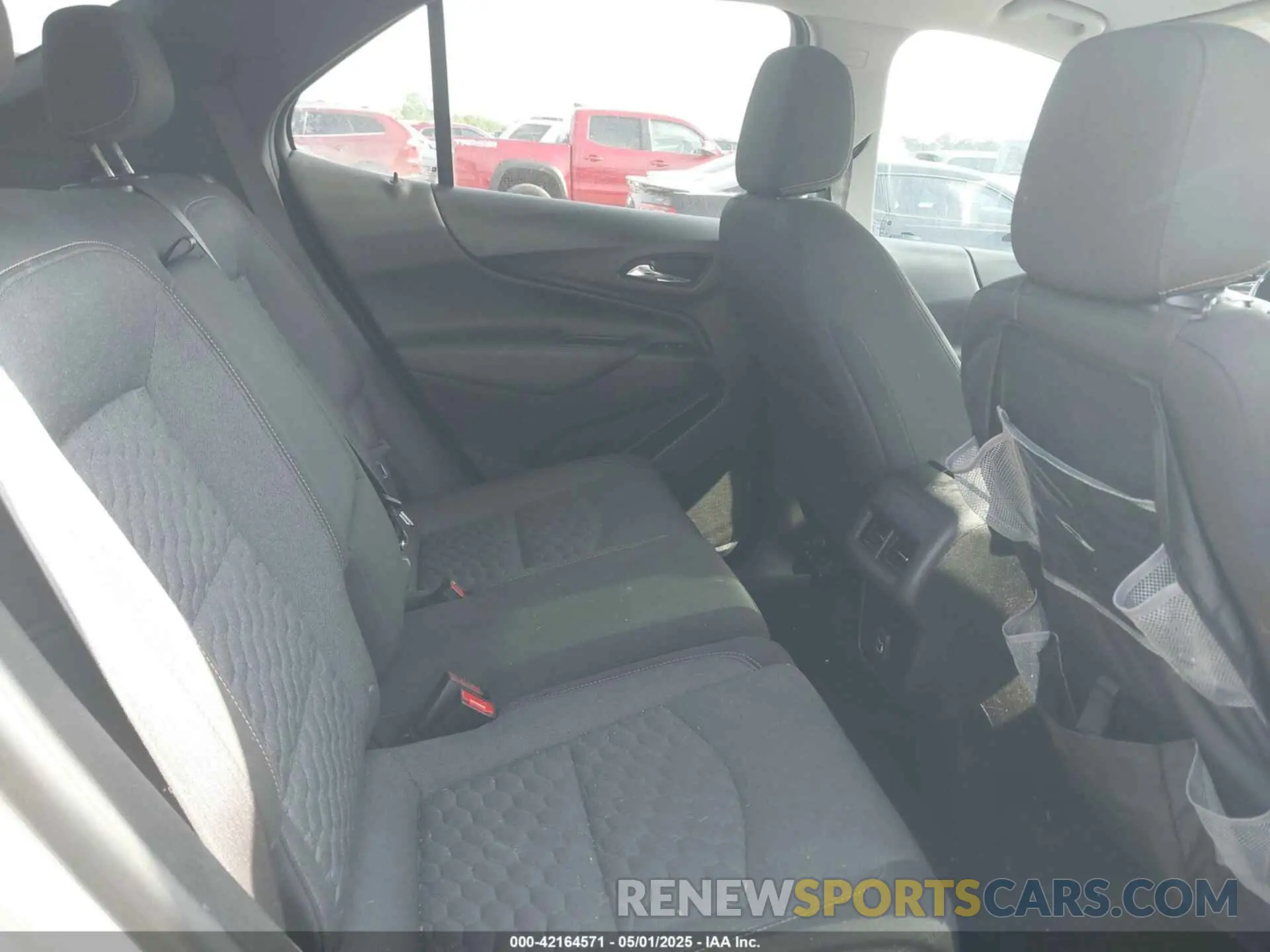 8 Фотография поврежденного автомобиля 2GNAXKEV1M6105926 CHEVROLET EQUINOX 2021
