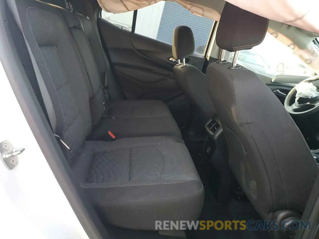 11 Photograph of a damaged car 2GNAXKEV1M6119339 CHEVROLET EQUINOX 2021