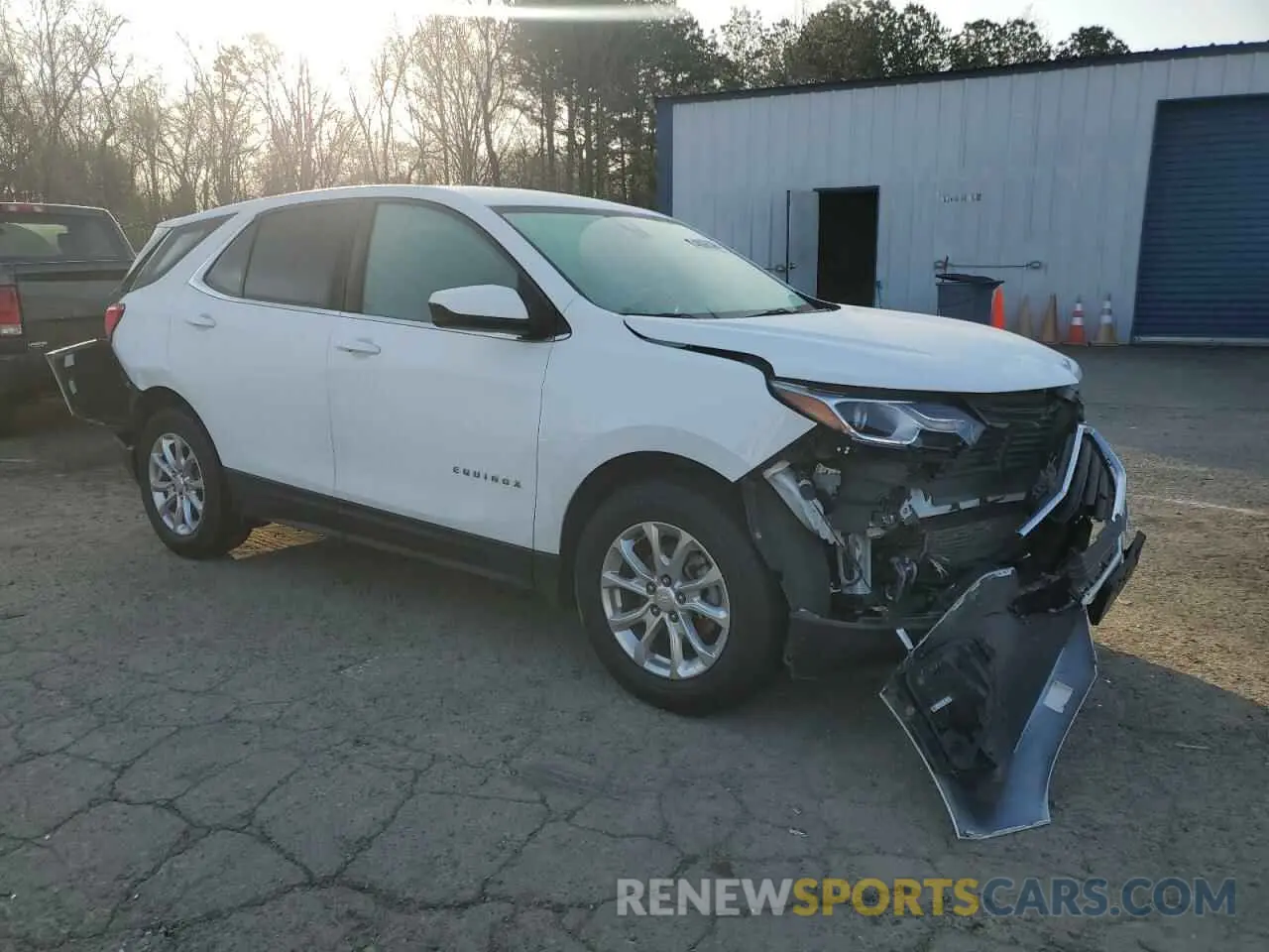 4 Photograph of a damaged car 2GNAXKEV1M6119339 CHEVROLET EQUINOX 2021