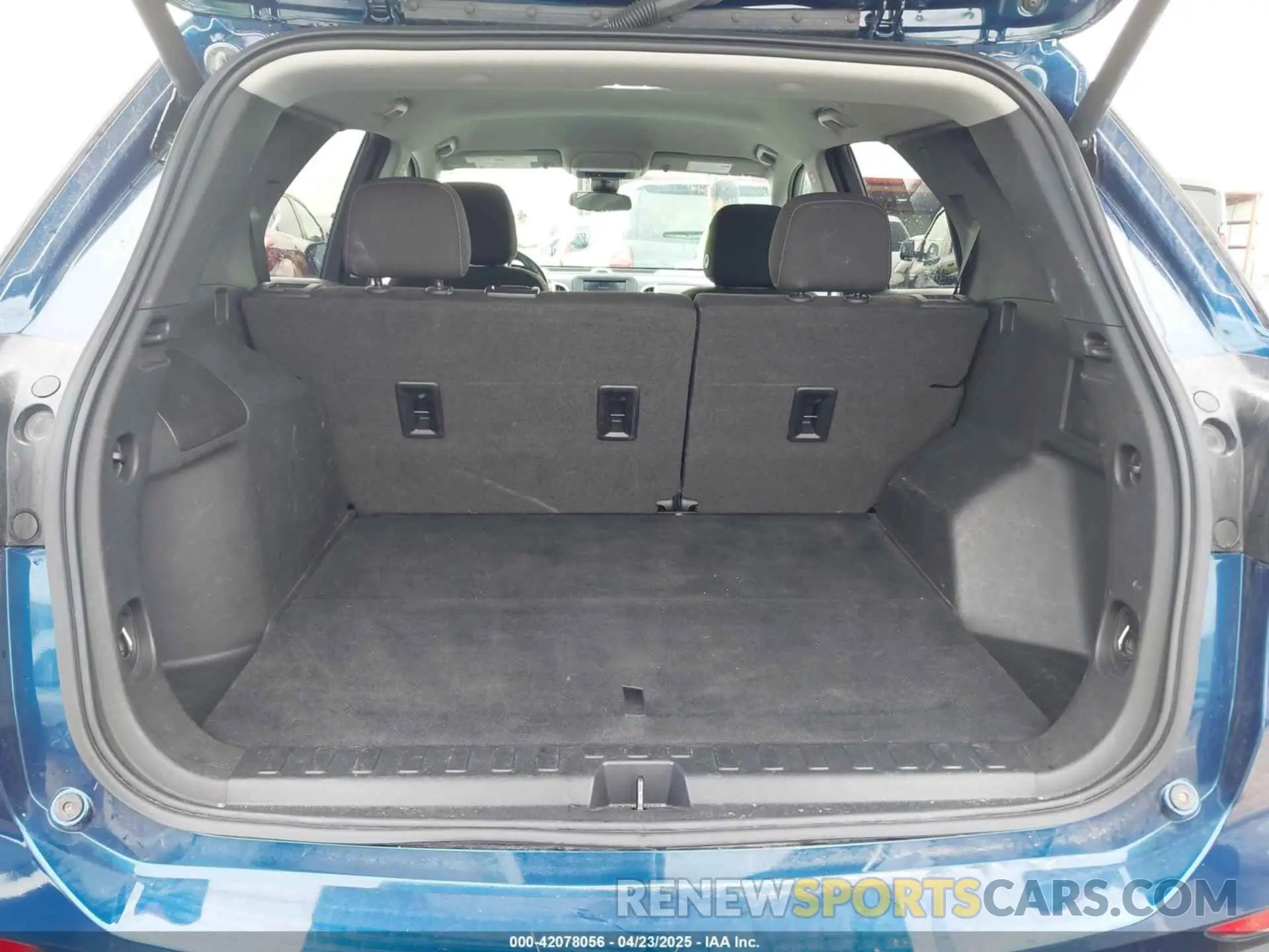 18 Photograph of a damaged car 2GNAXKEV2M6137106 CHEVROLET EQUINOX 2021