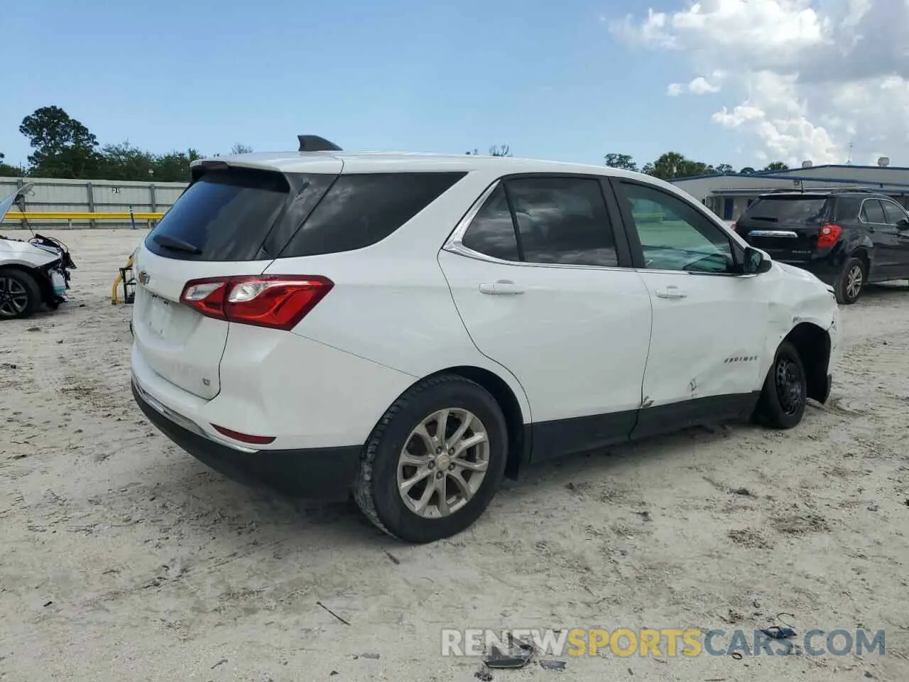3 Фотография поврежденного автомобиля 2GNAXKEV4M6124678 CHEVROLET EQUINOX 2021